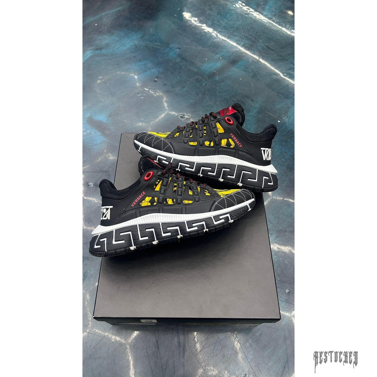 VERSACE TRIGRECA PRE OWNED SIZE 38