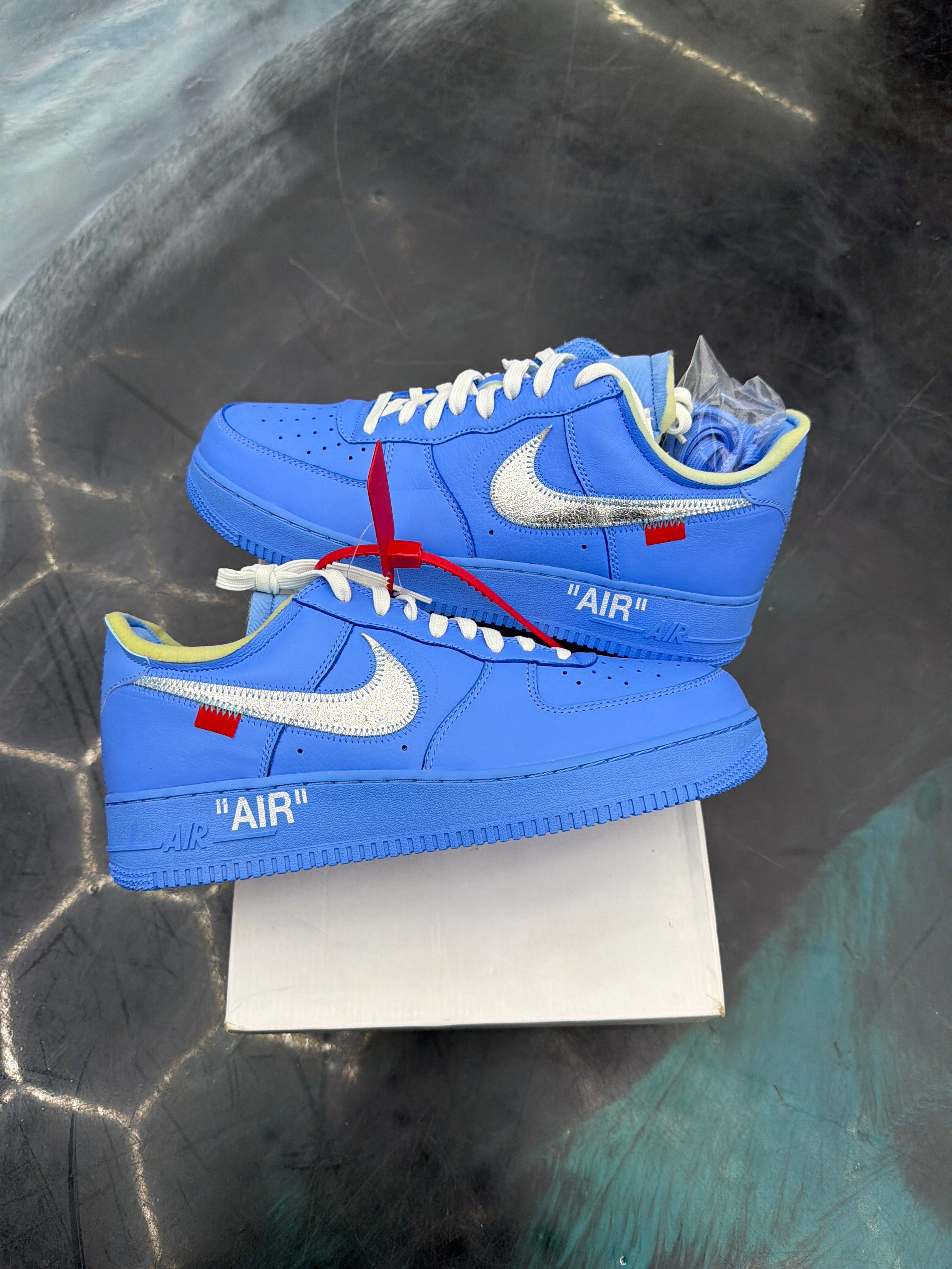 NIKE AIR FORCE 1 LOW OFF-WHITE MCA UNIVERSITY BLUE SIZE 10.5 DS