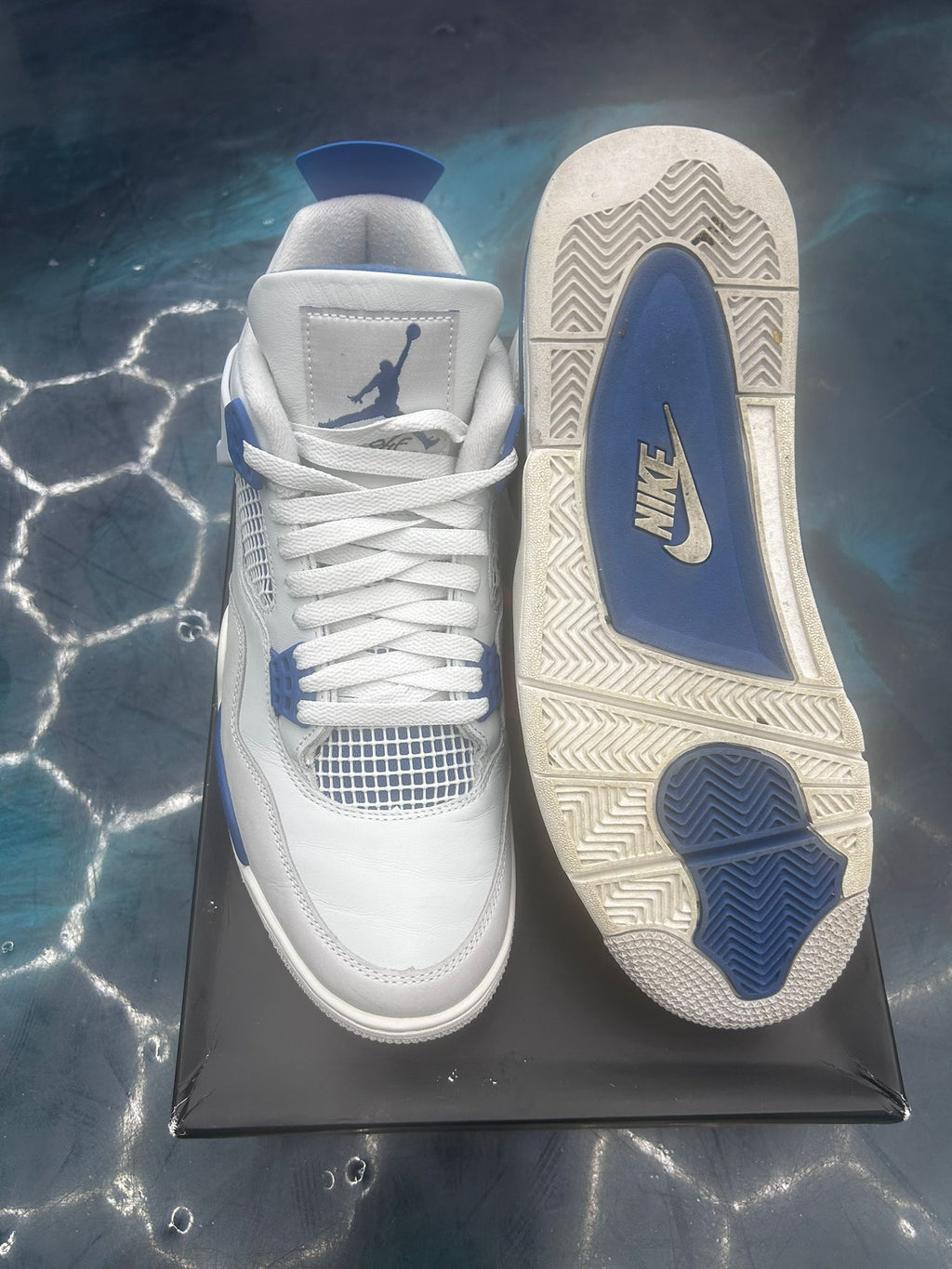 JORDAN 4 RETRO MILITARY BLUE PRE OWNED SIZE 11