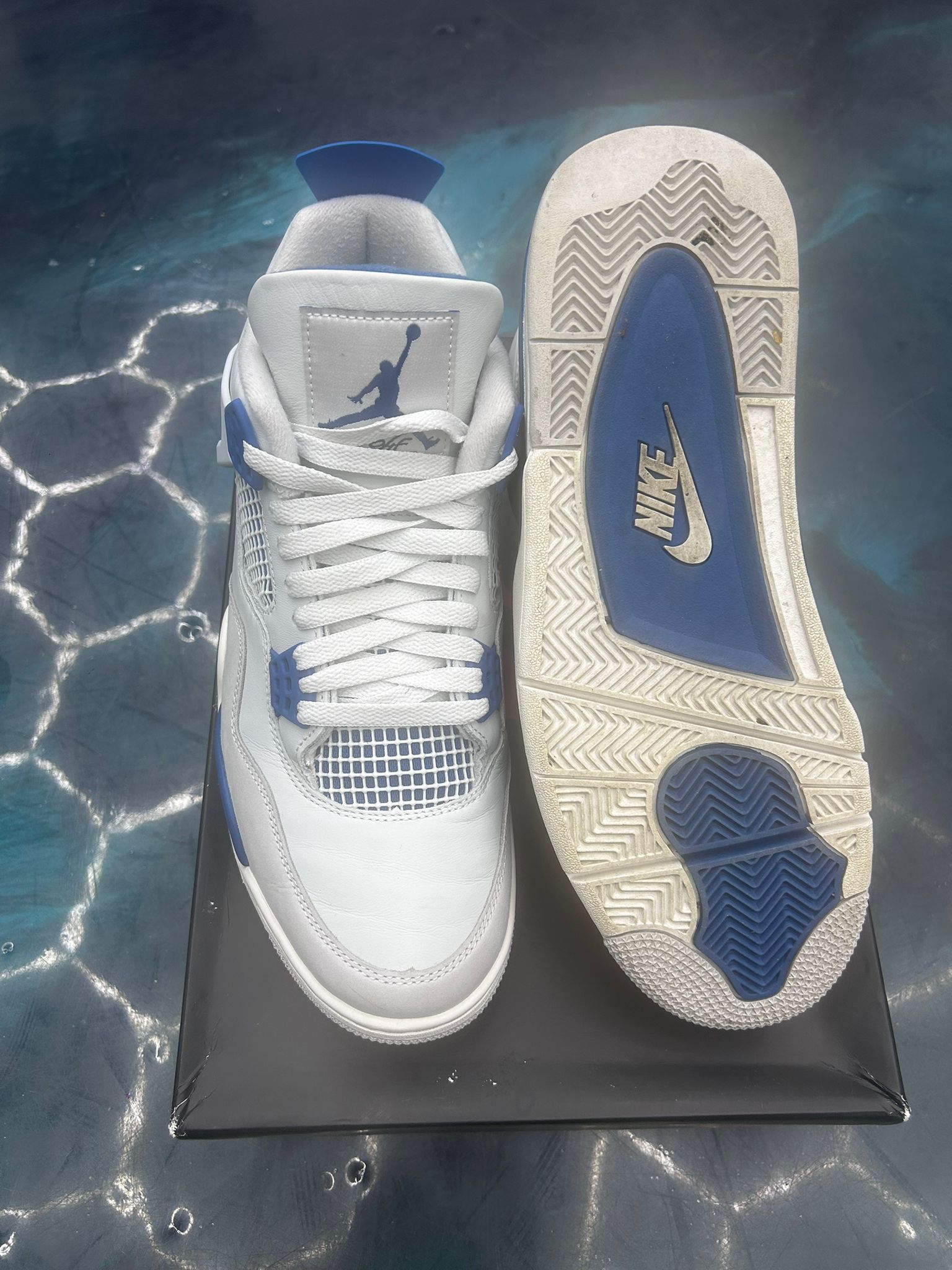 JORDAN 4 RETRO MILITARY BLUE PRE OWNED SIZE 11