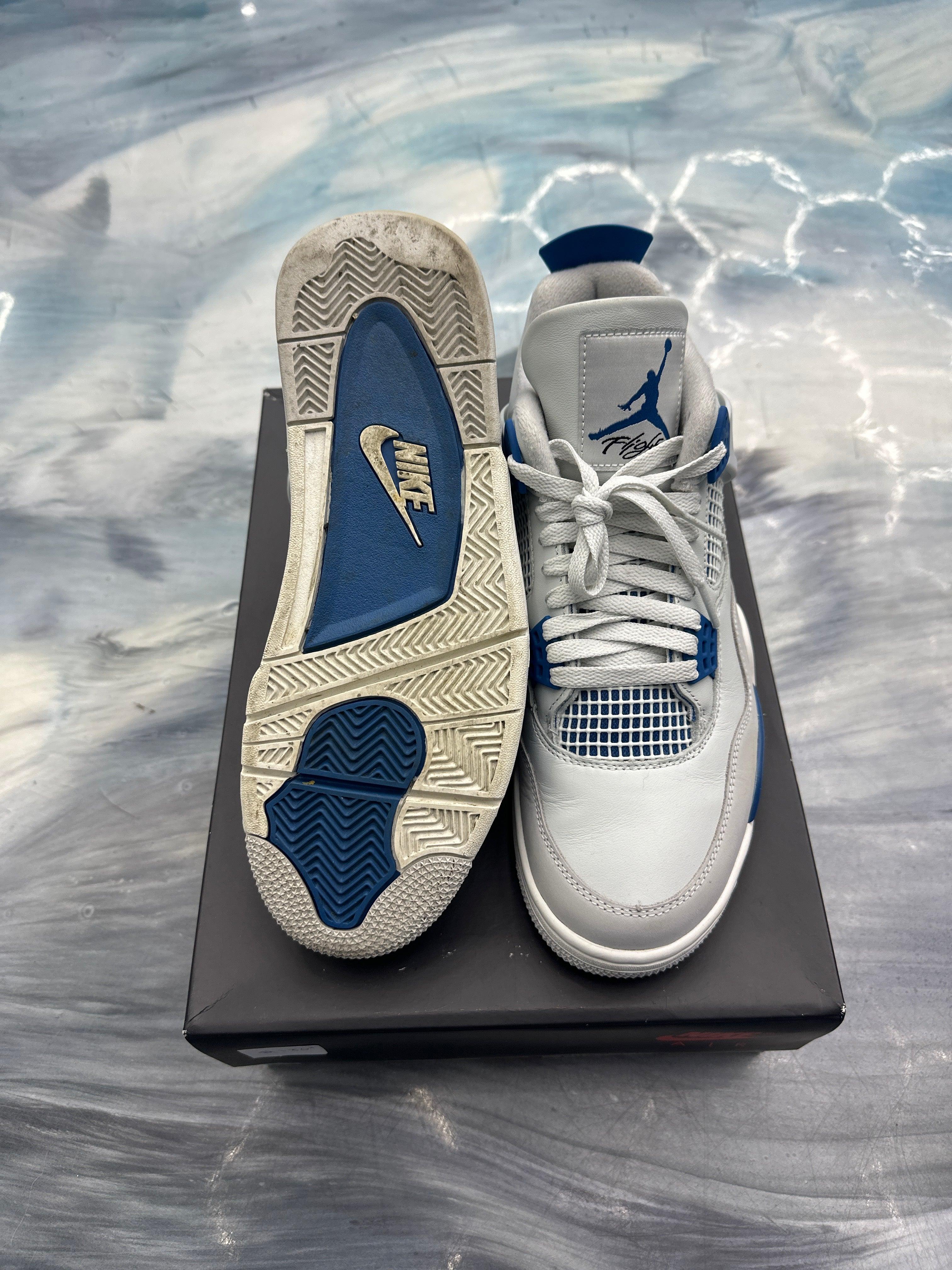 JORDAN 4 RETRO MILITARY BLUE PRE OWNED SIZE 9.5