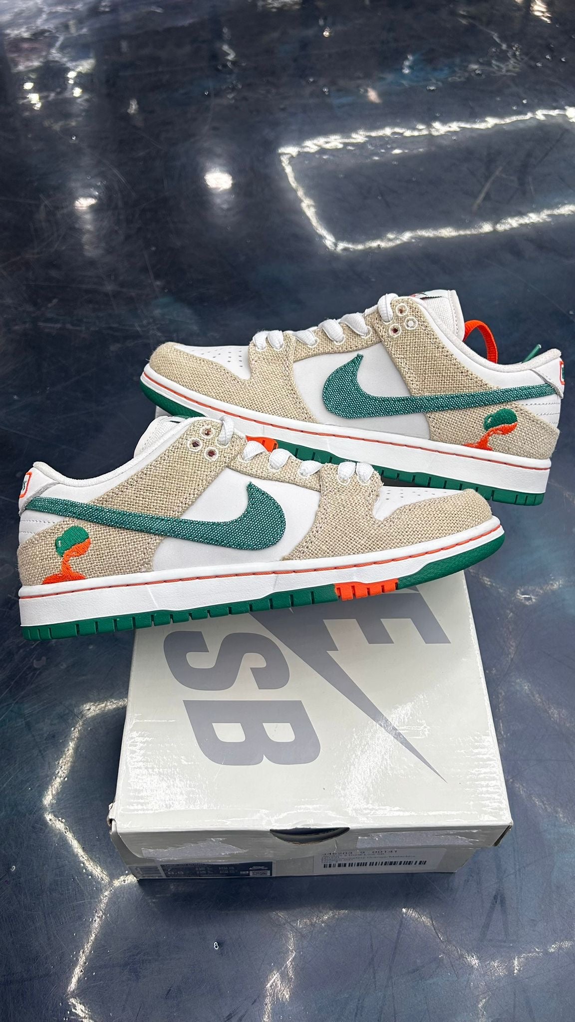 NIKE SB DUNK LOW JARRITOS TRIED ON SIZE 7