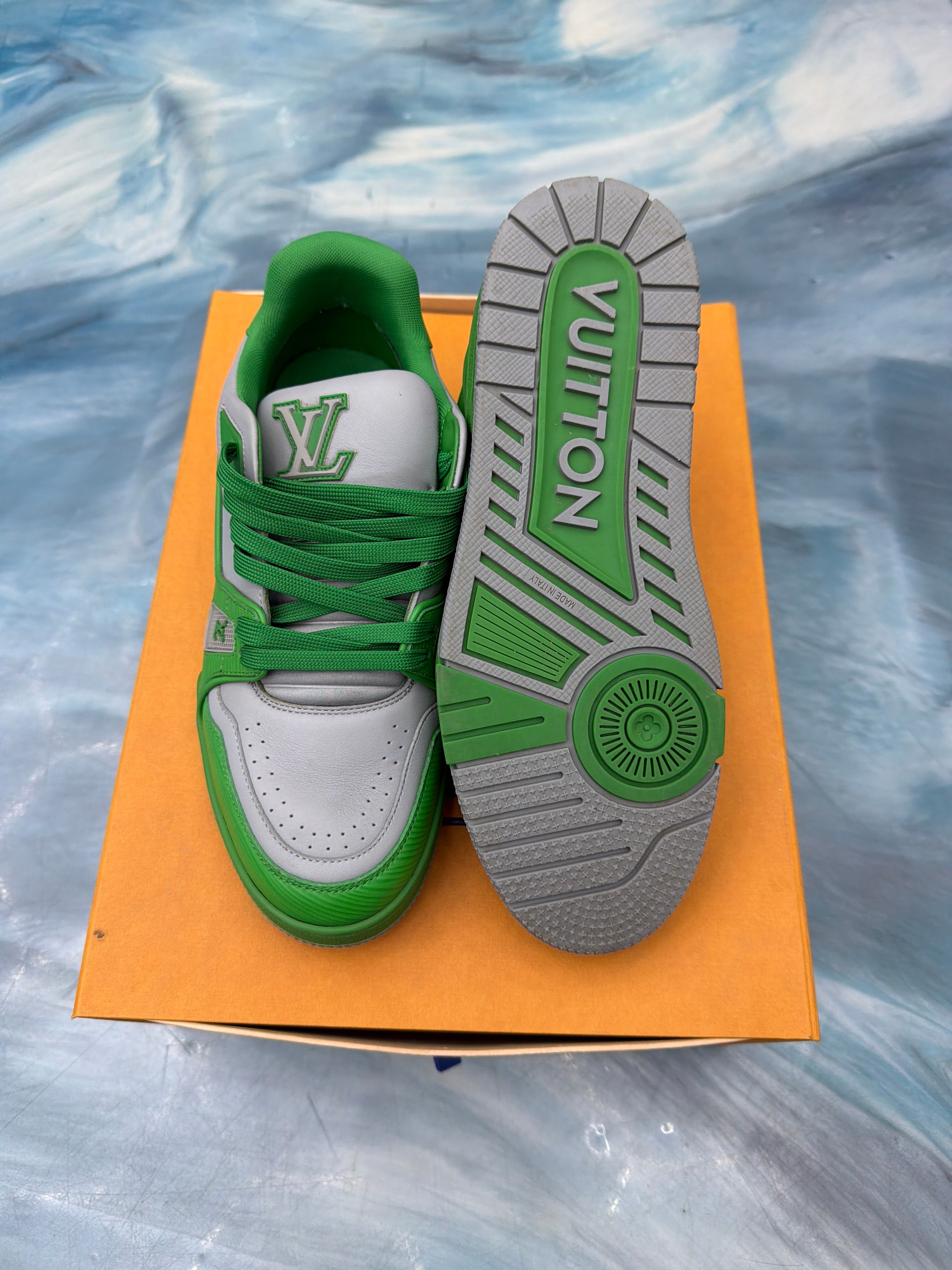 LOUIS VUITTON TRAINER GREEN GREY PRE OWNED SIZE 6LV 8.5 US