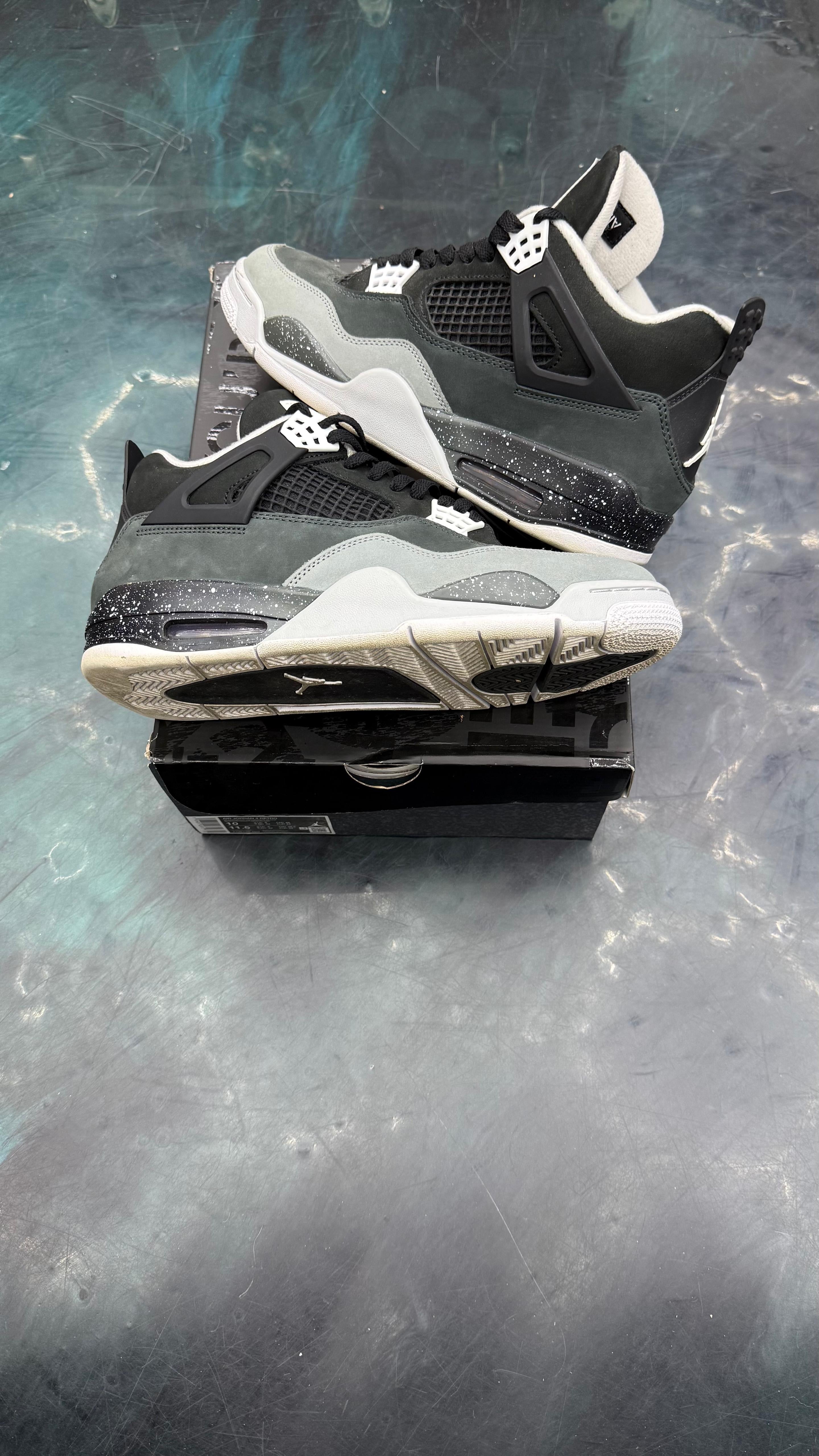 JORDAN 4 RETRO FEAR PRE OWNED SIZE 10