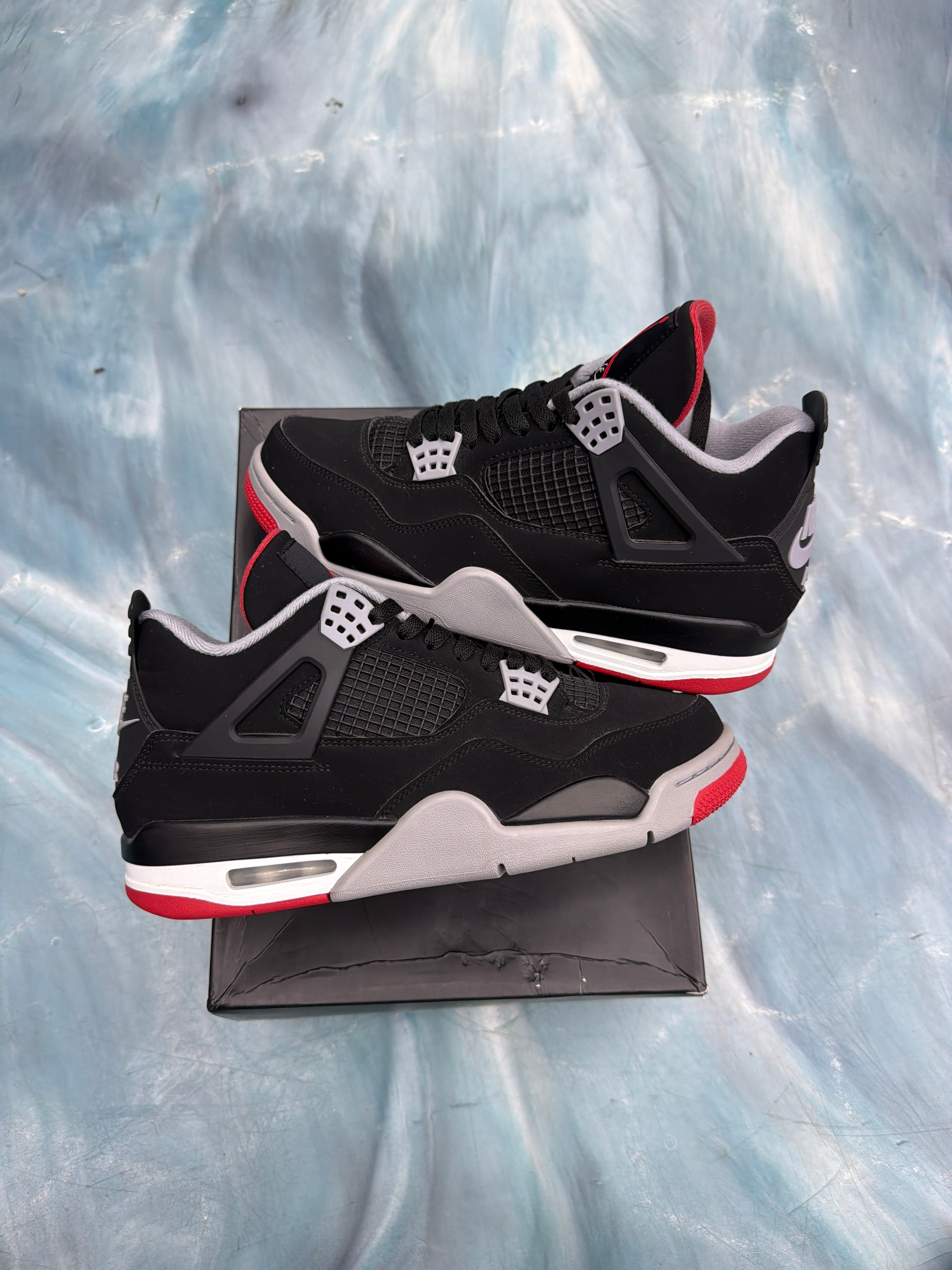 JORDAN 4 RETRO BRED (2019) PRE OWNED SIZE 9.5