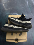 YEEZY BOOST 350 V2 CORE BLACK WHITE SIZE 8 PRE OWNED