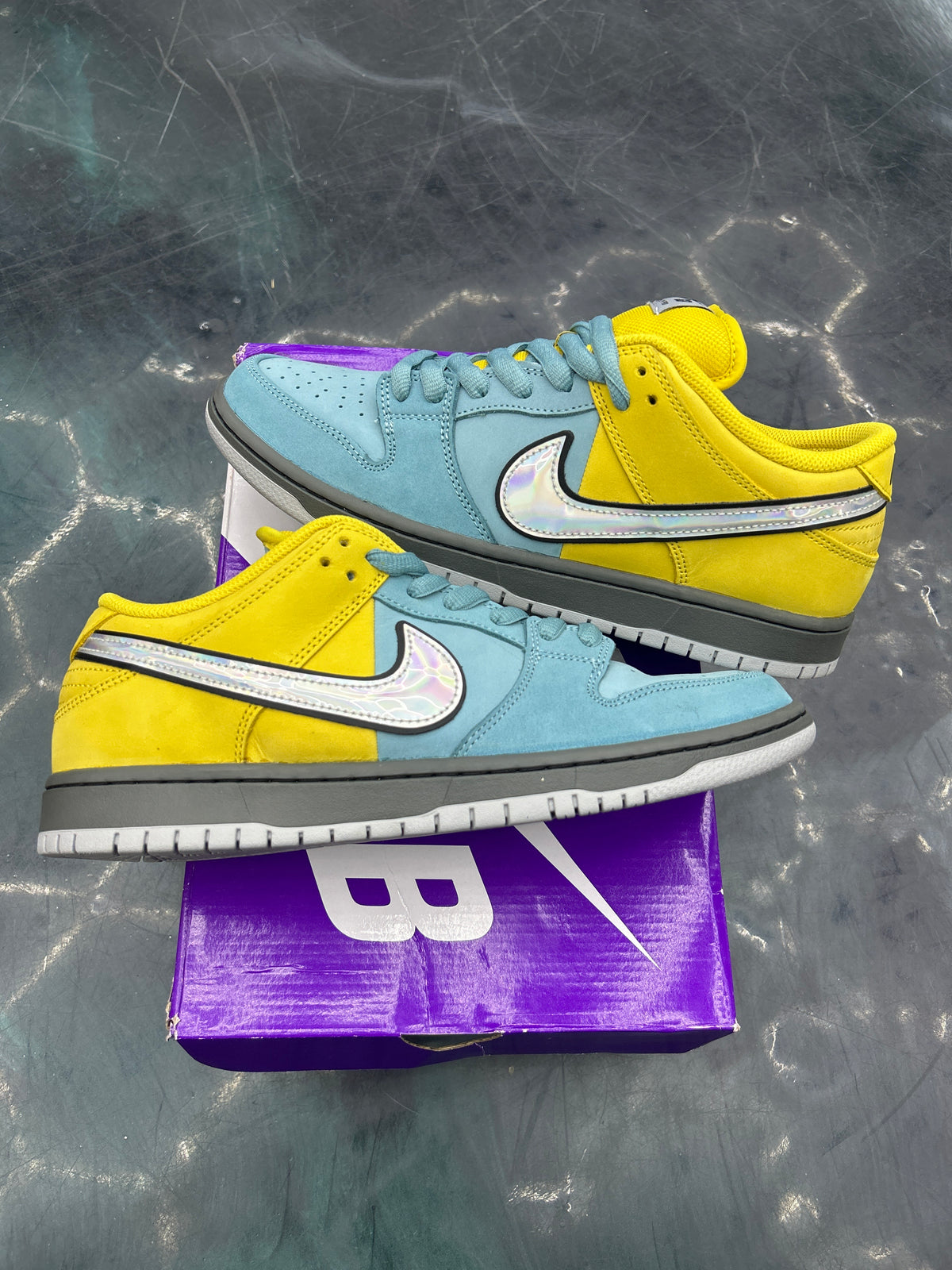 NIKE SB DUNK LOW PRO MUNI LIGHT DENIM TURQUOISE PRE OWNED SIZE 10.5
