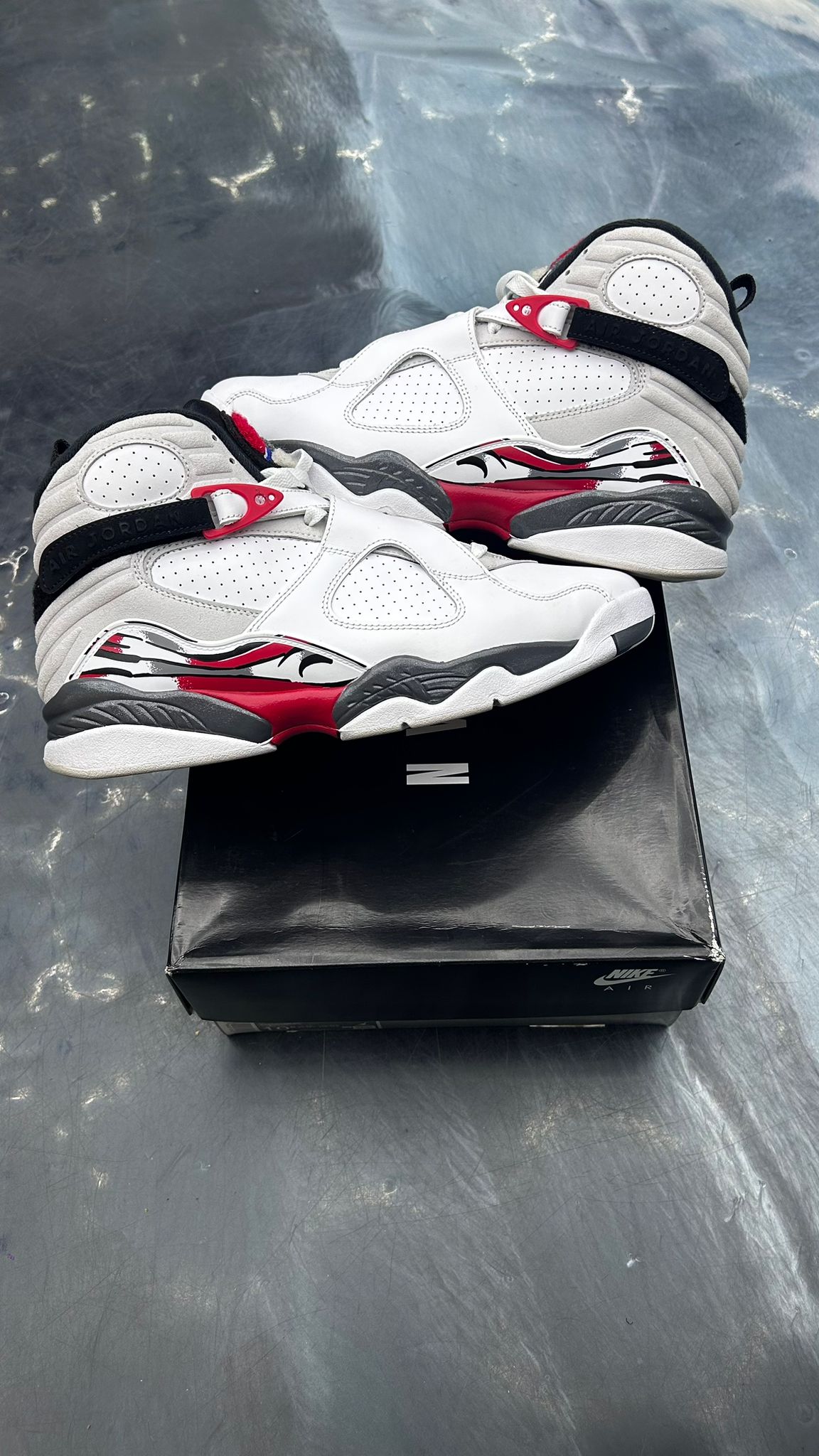 JORDAN 8 RETRO WHITE TRUE RED (2025) PRE OWNED SIZE 10.5