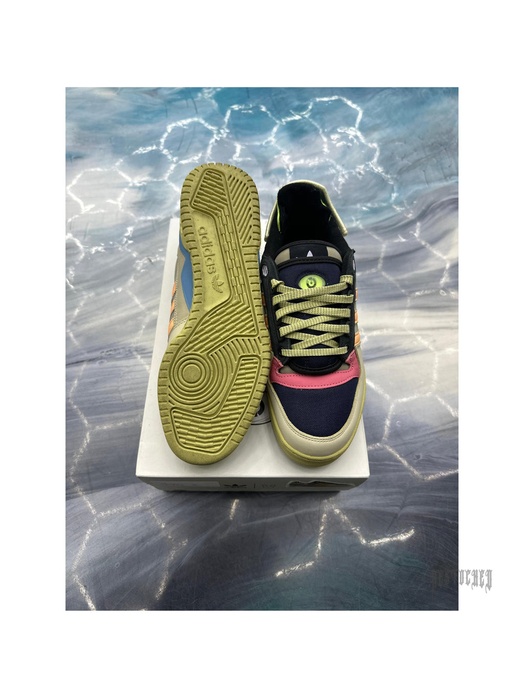 ADIDAS FORUM POWERPHASE BAD BUNNY BENITO PRE OWNED SIZE 9