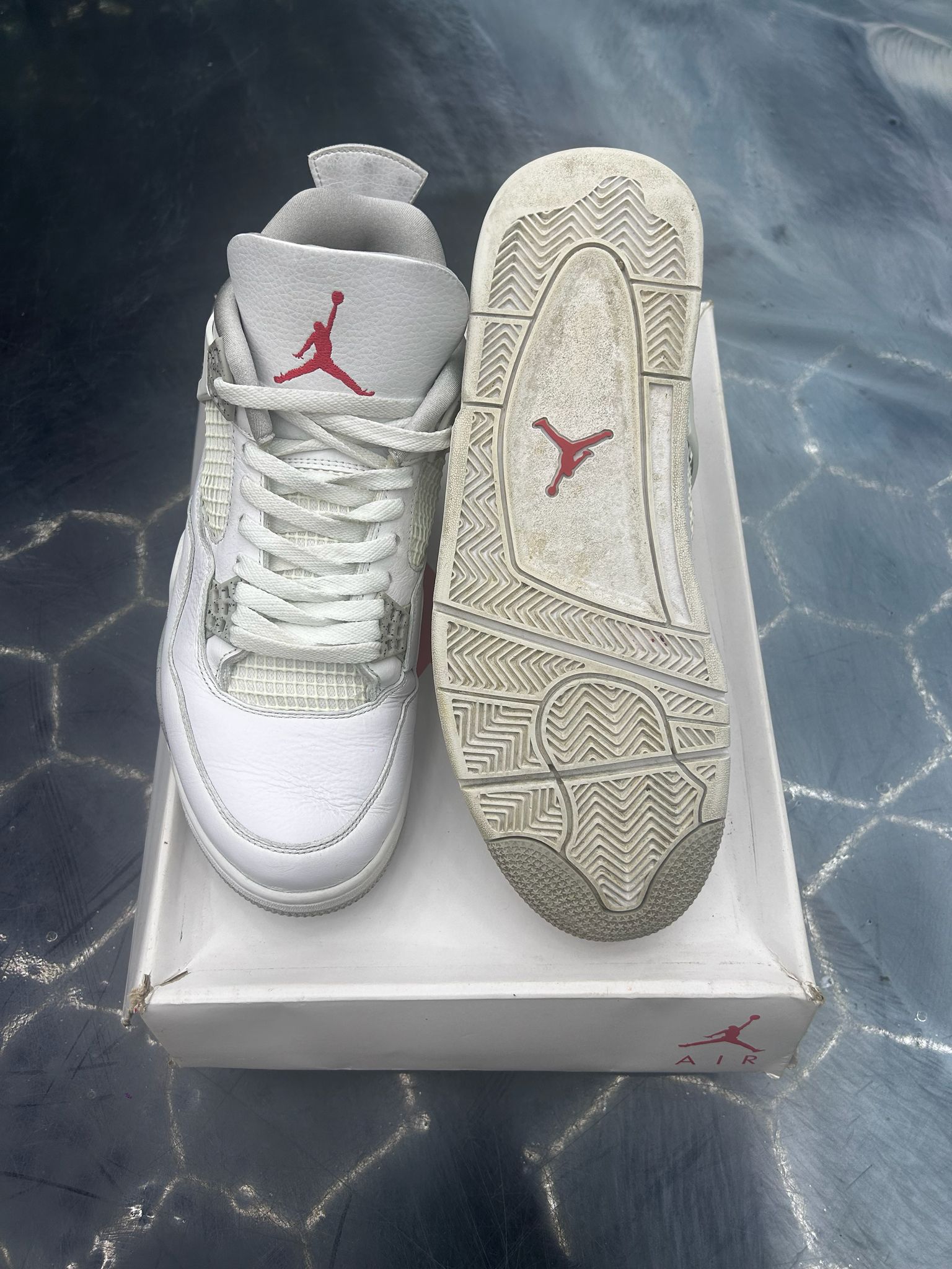 JORDAN 4 RETRO WHITE OREO PRE OWNED SIze 12