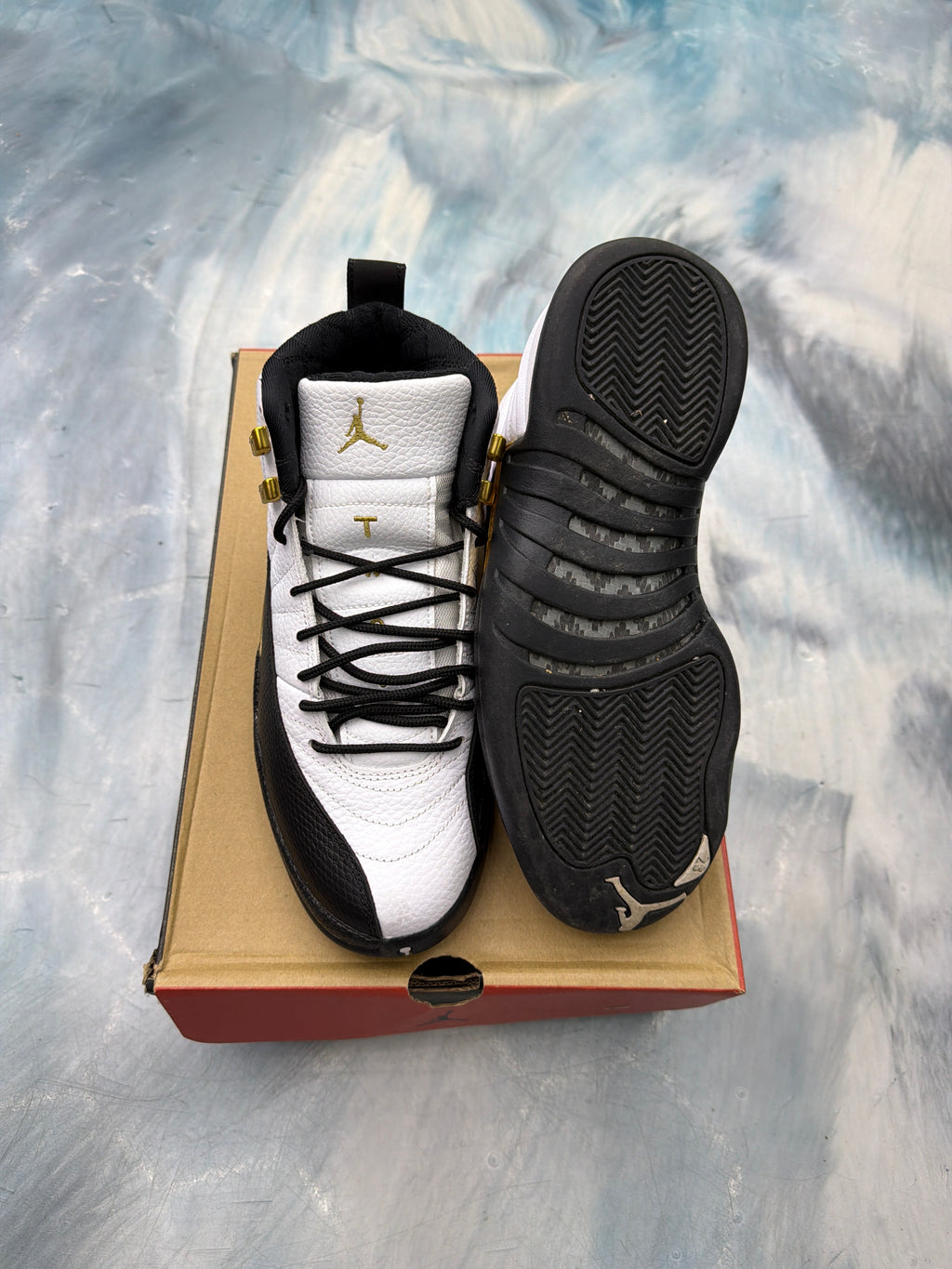 JORDAN 12 RETRO ROYALTY TAXI PRE OWNED SIZE 8.5
