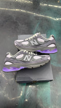 NEW BALANCE 2010 NEPTUNE GREY VIOLET CRUSH PRE OWNED SIZE 10.5