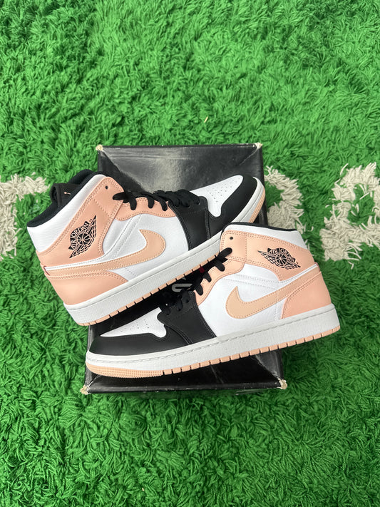 JORDAN 1 MID ARCTIC ORANGE BLACK TOE PRE-OWNED SIZE 9.5