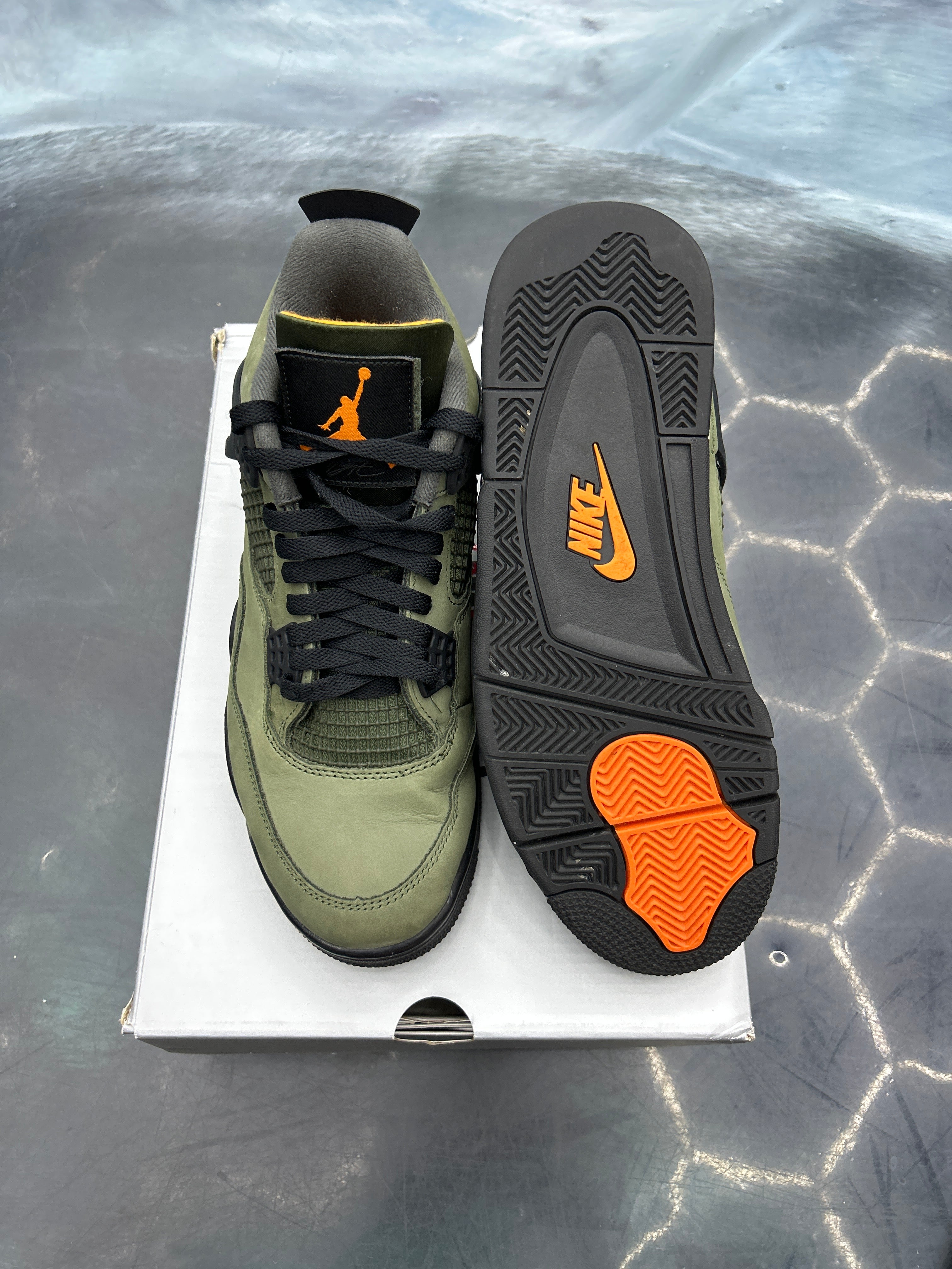 JORDAN 4 RETRO UNDEFEATED PRE OWNED SIZE 10