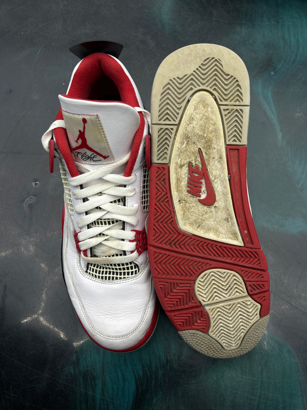 JORDAN 4 RETRO FIRE RED PRE OWNED SIZE 12 NO BOX