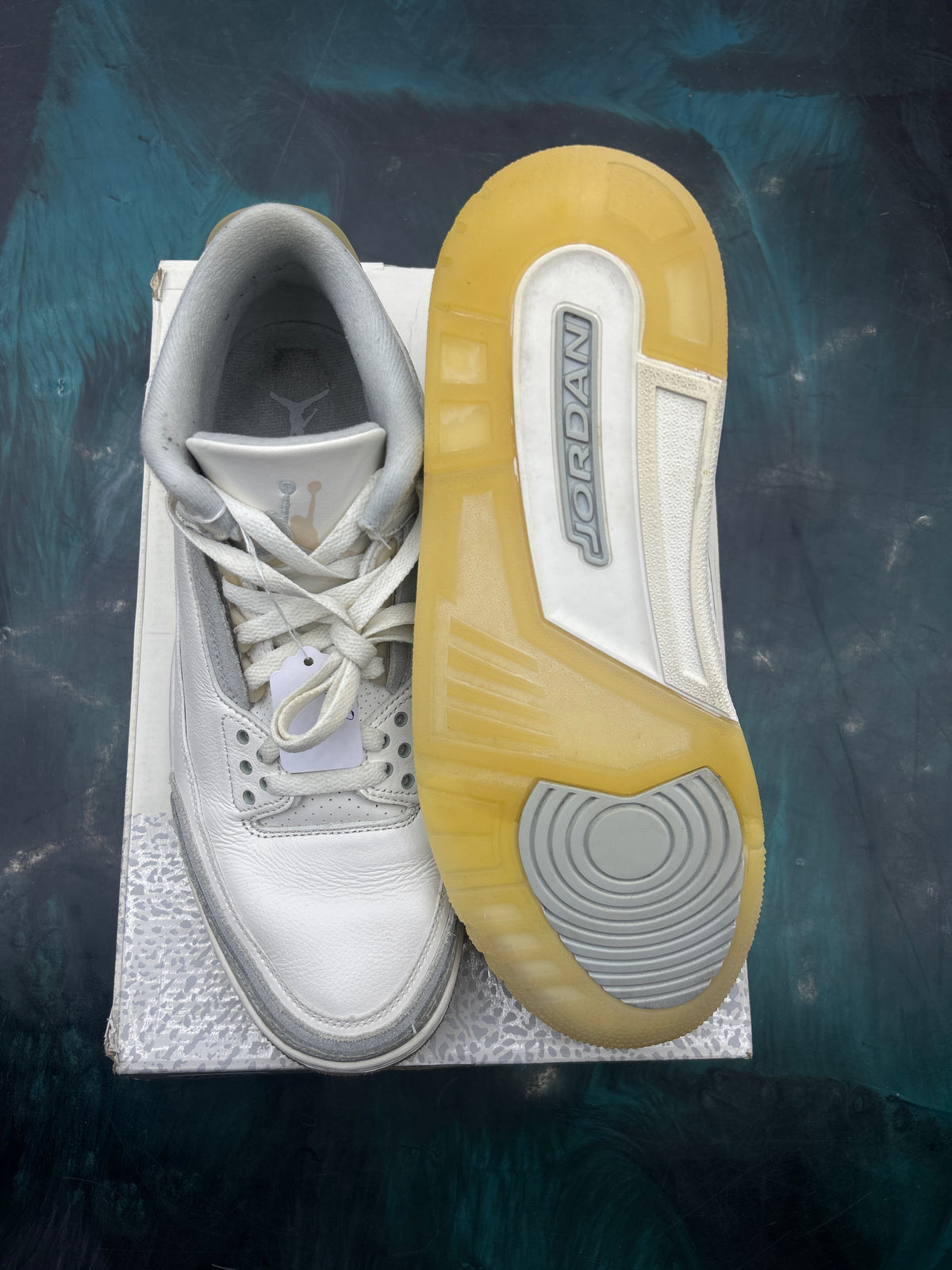 JORDAN 3 RETRO CRAFT IVORY PRE OWNED SIZE 11.5
