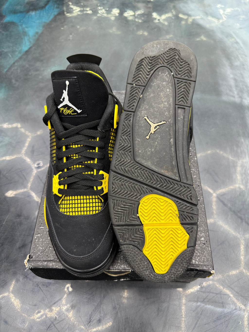 JORDAN 4 RETRO YELLOW THUNDER PRE OWNED SIZE 13