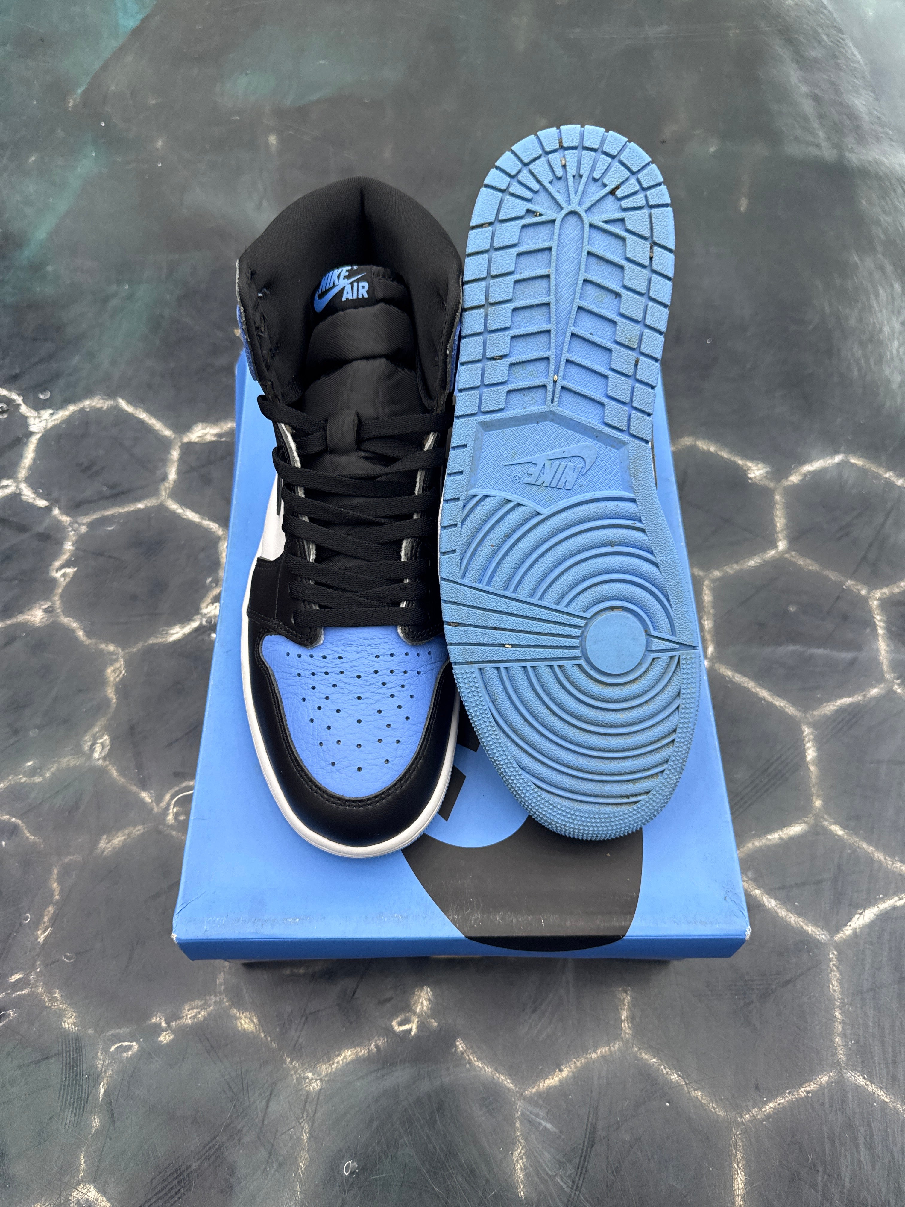 JORDAN 1 RETRO HIGH OG UNC TOE PRE OWNED SIZE 11