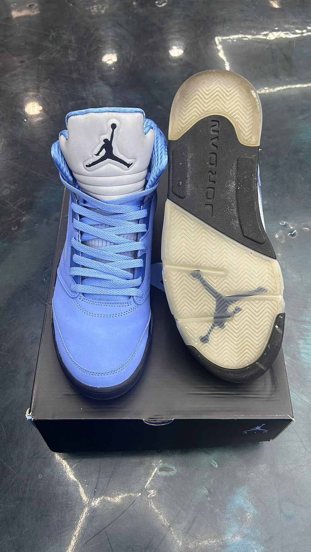 JORDAN 5 RETRO UNC UNIVERSITY BLUE PRE OWNED SIZE