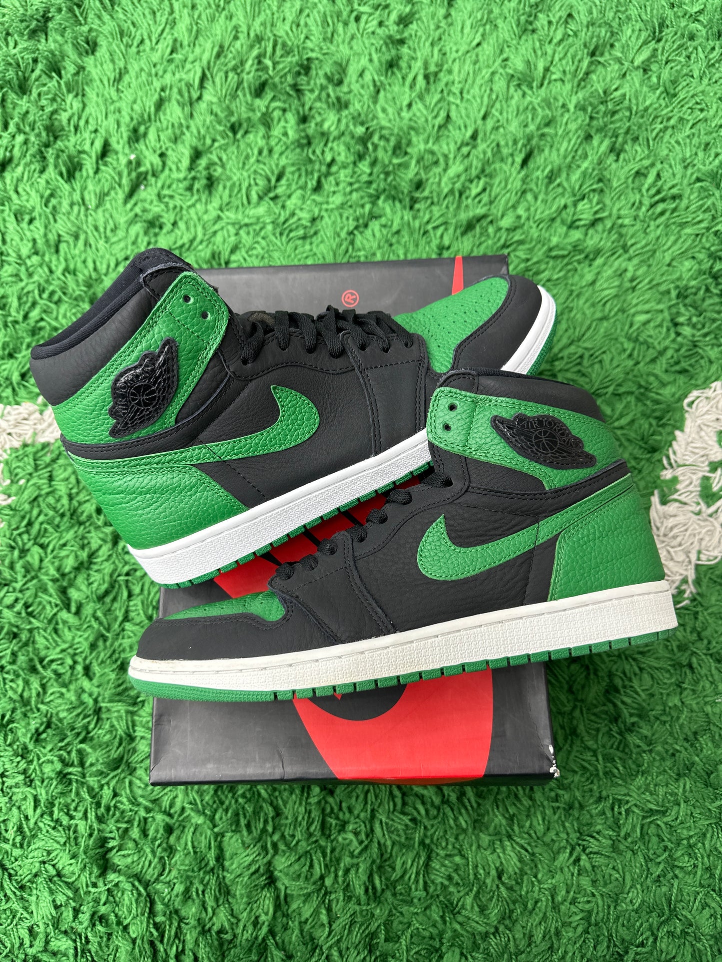 JORDAN 1 RETRO HIGH PINE GREEN BLACK PRE-OWNED SIZE 10.5