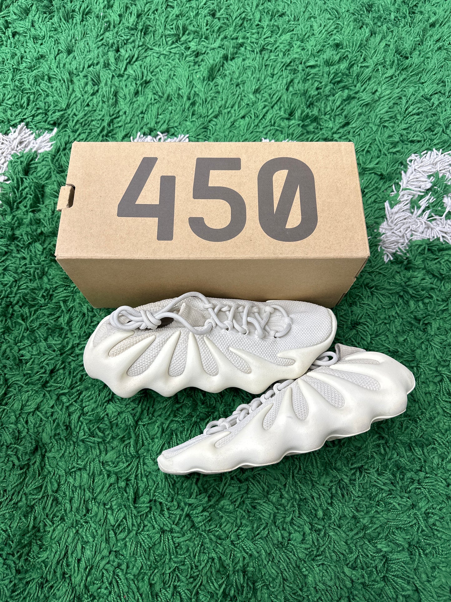 ADIDAS YEEZY 450 CLOUD WHITE PRE-OWNED SIZE 9