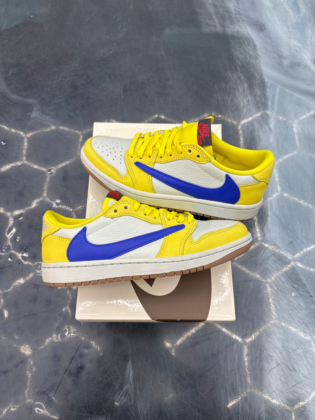 JORDAN 1 RETRO LOW OG SP TRAVIS SCOTT CANARY PRE OWNED SIZE 8W 6.5M