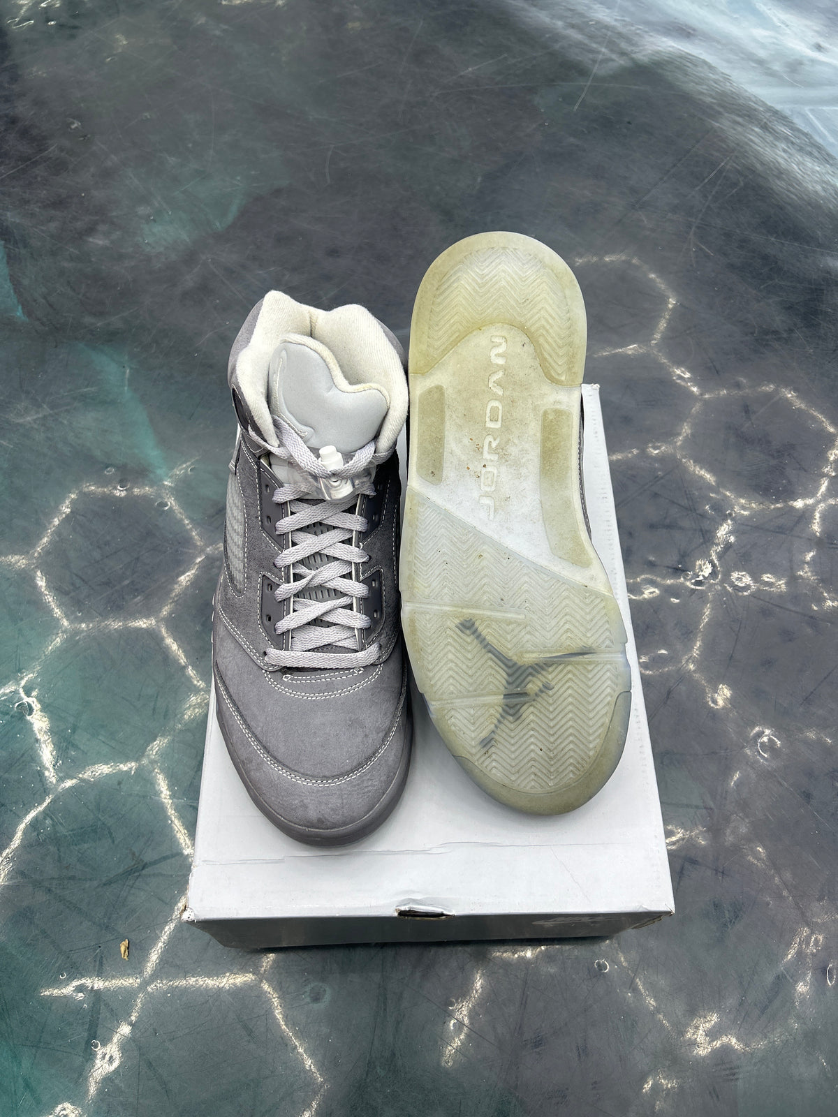 JORDAN 5 RETRO WOLF GREY (2026) PRE-OWNED SIZE 10