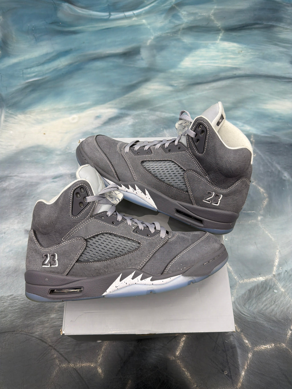 JORDAN 5 RETRO WOLF PRE OWNED SIZE 11