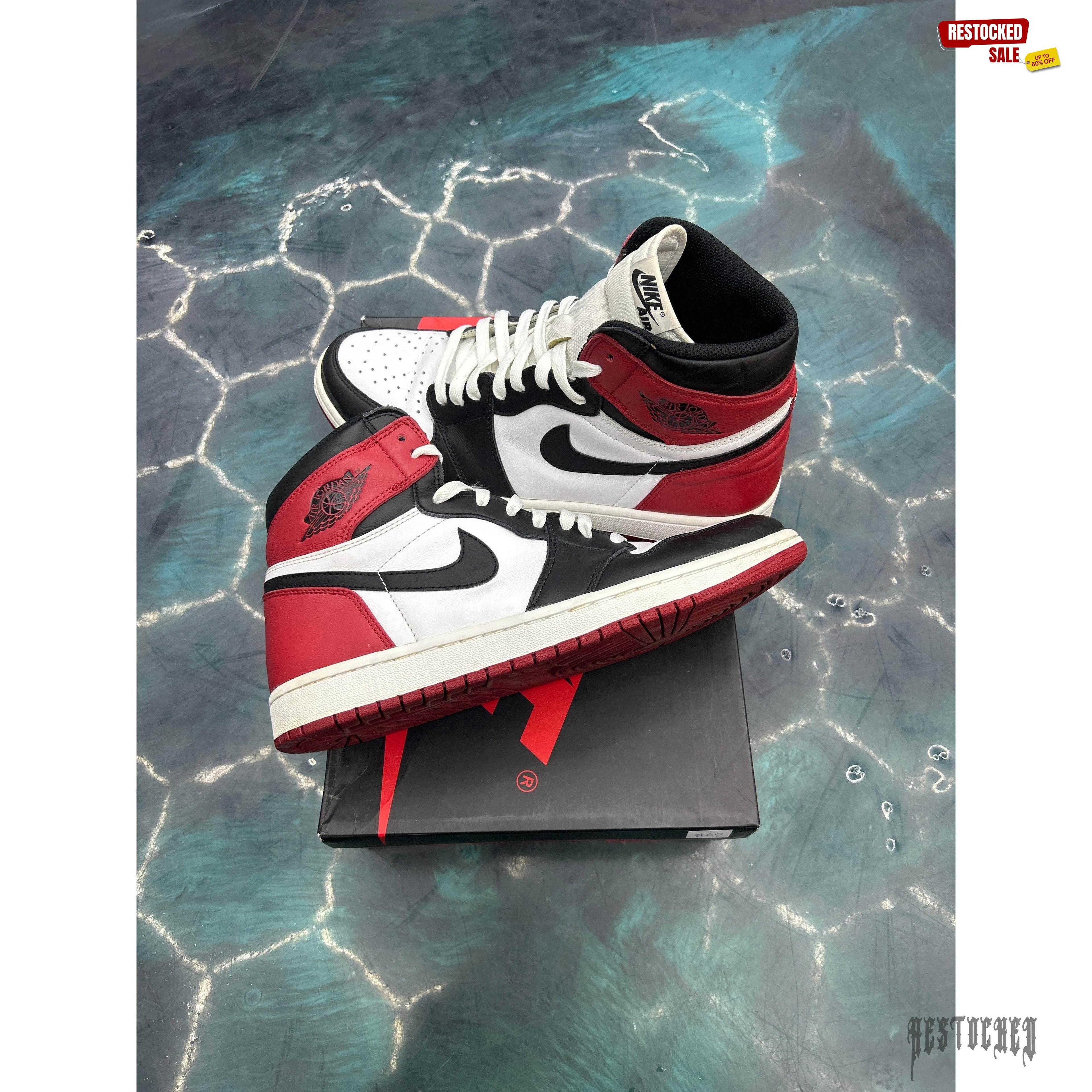 JORDAN 1 RETRO BLACK TOE PRE OWNED SIZE 11