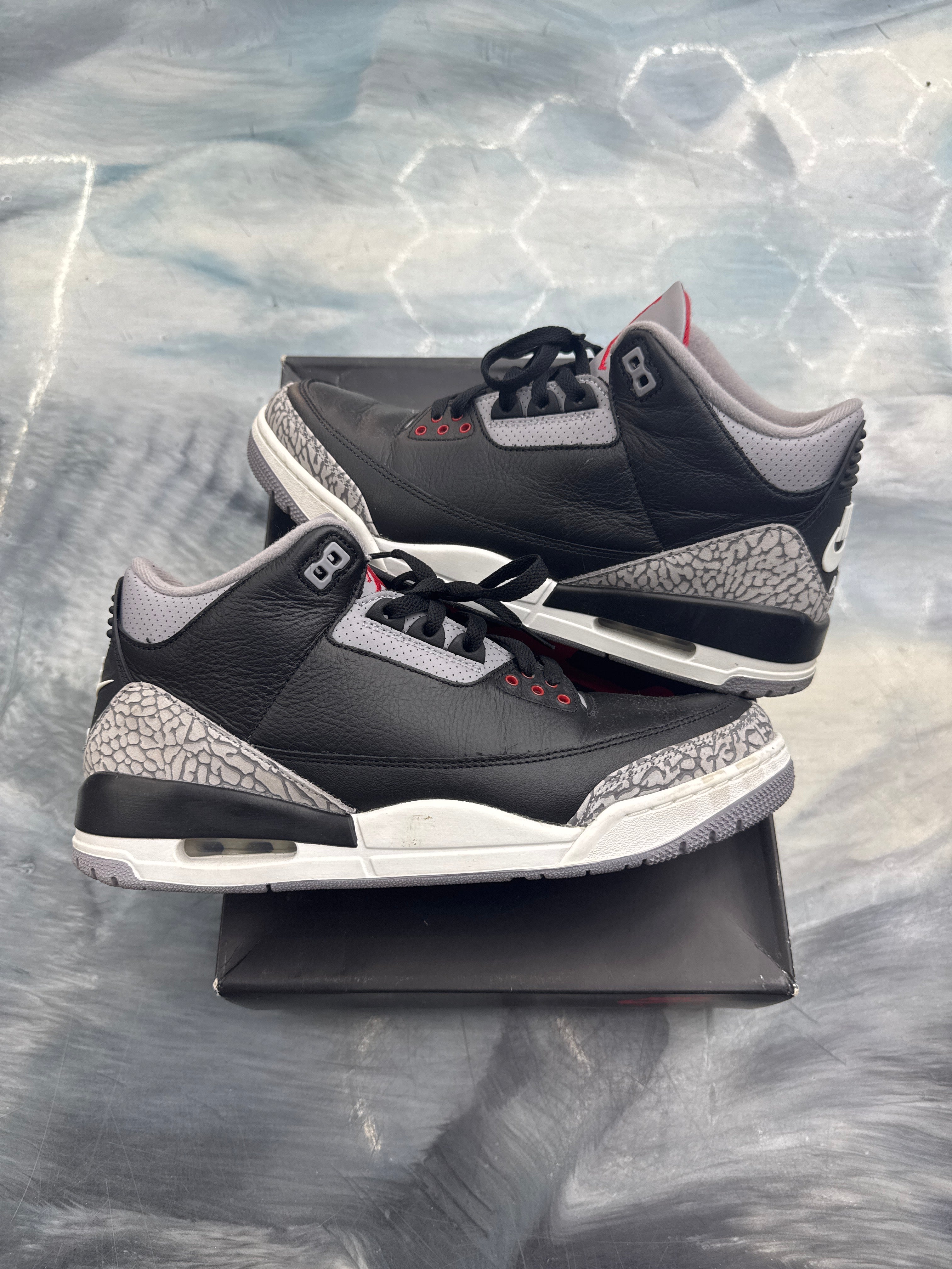 JORDAN 3 RETRO BLACK CEMENT PRE OWNED SIZE 11
