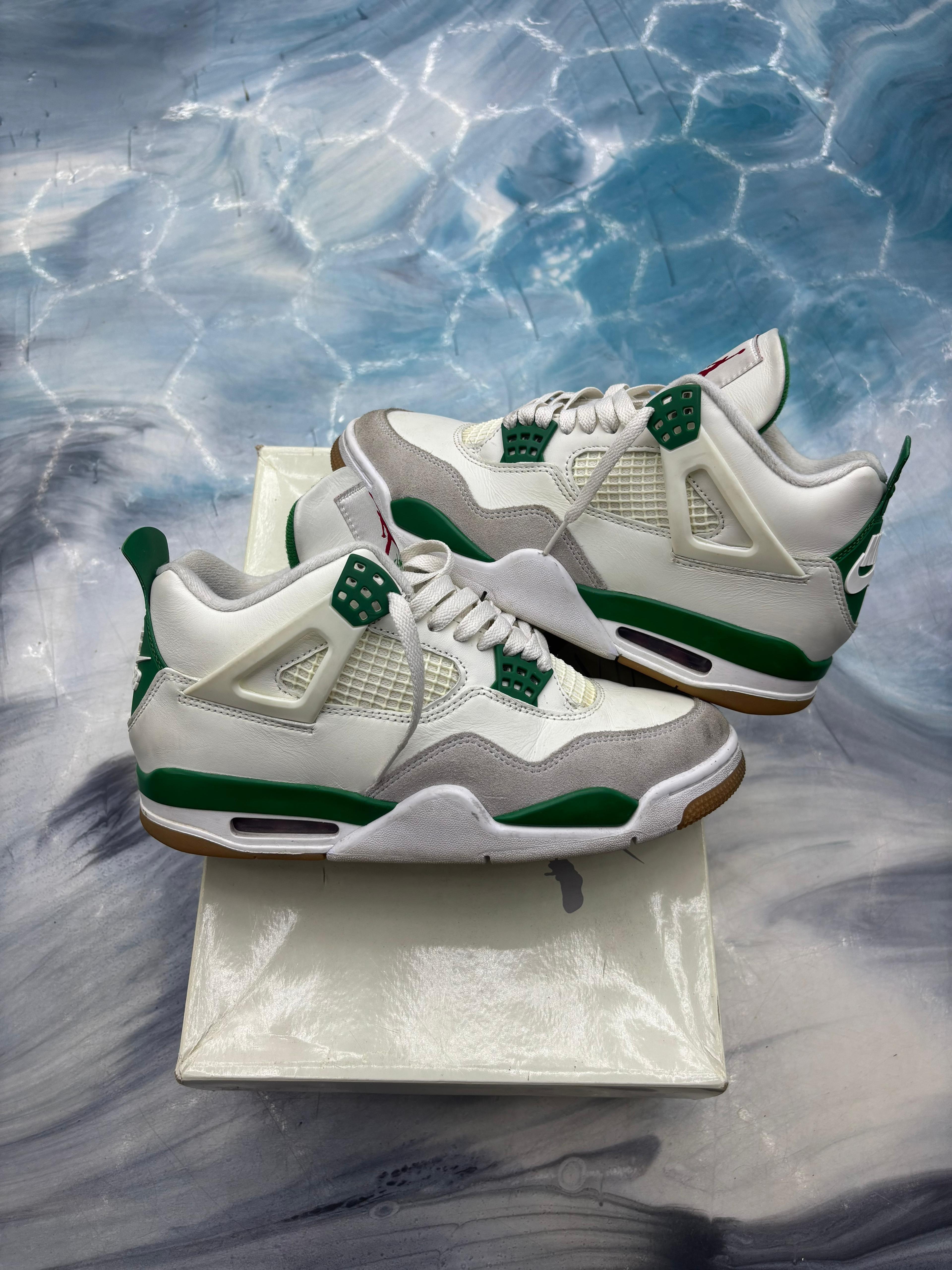 JORDAN 4 RETRO PINE GREEN PRE OWNED SIZE 8