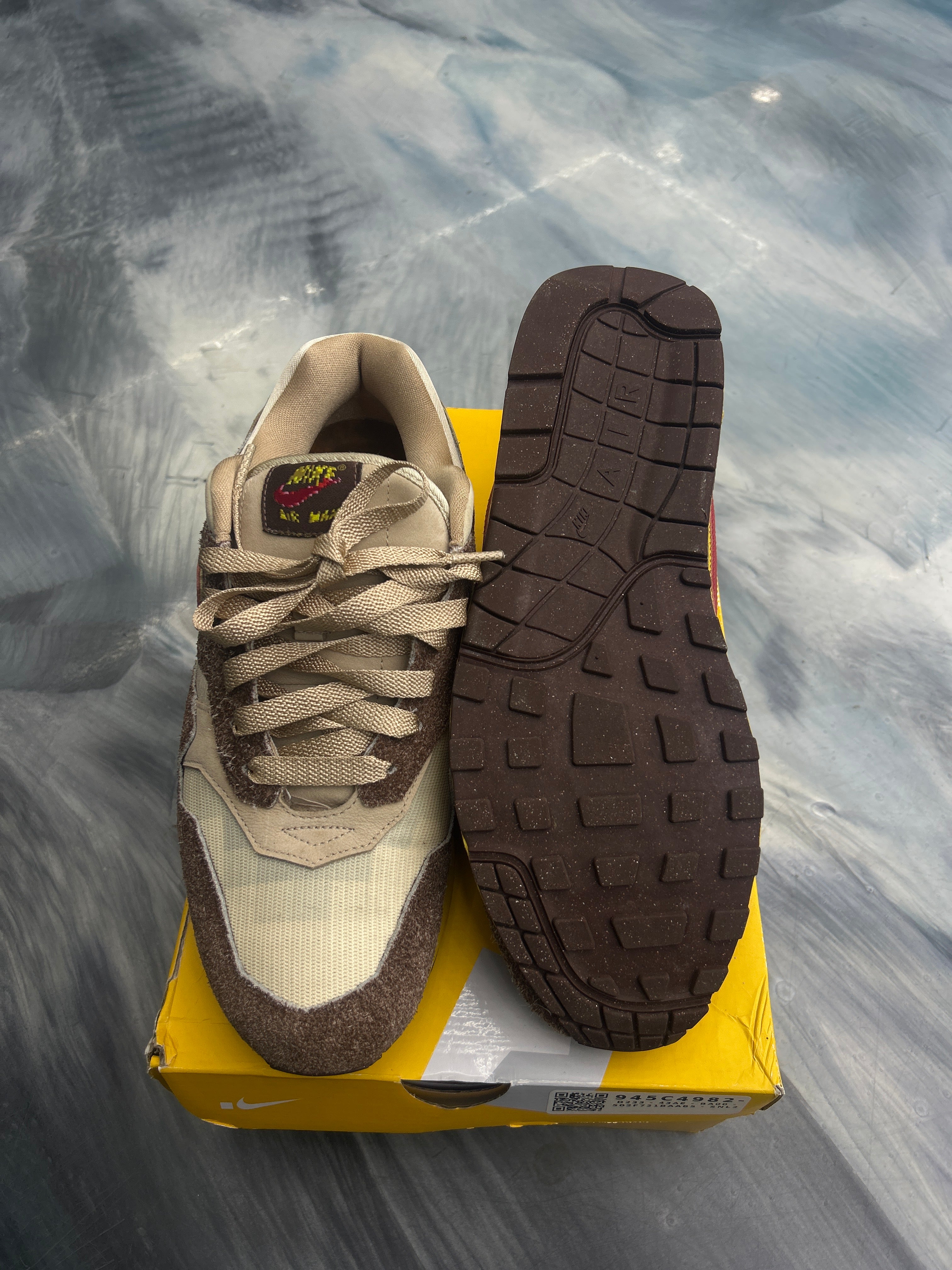 NIKE AIR MAX 1 .SWOOSH LOW POLY BIG HEAD ORIGINS SIZE 11.5 PRE OWNED
