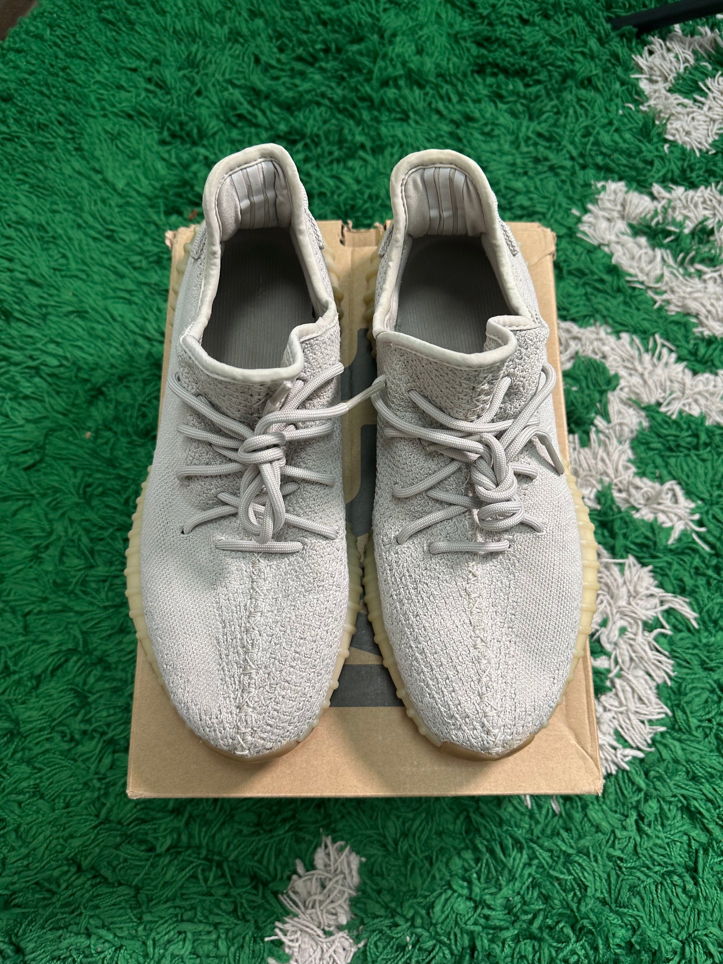 ADIDAS YEEZY BOOST V2 PRE-OWNED SIZE 11