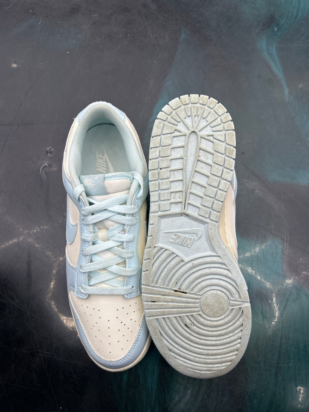 NIKE DUNK LOW NEXT NATURE WHITE BLUE TINT PRE OWNED SIZE 9.5 W NO BOX