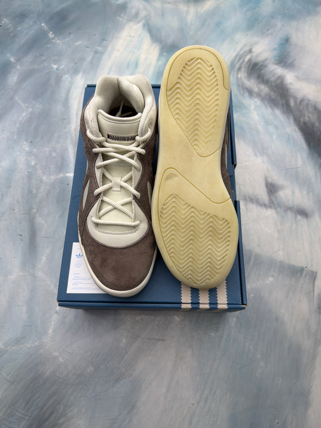ADIDAS BADBO 1.0 BAD BUNNY BROWN PRE OWNED SIZE 9.5