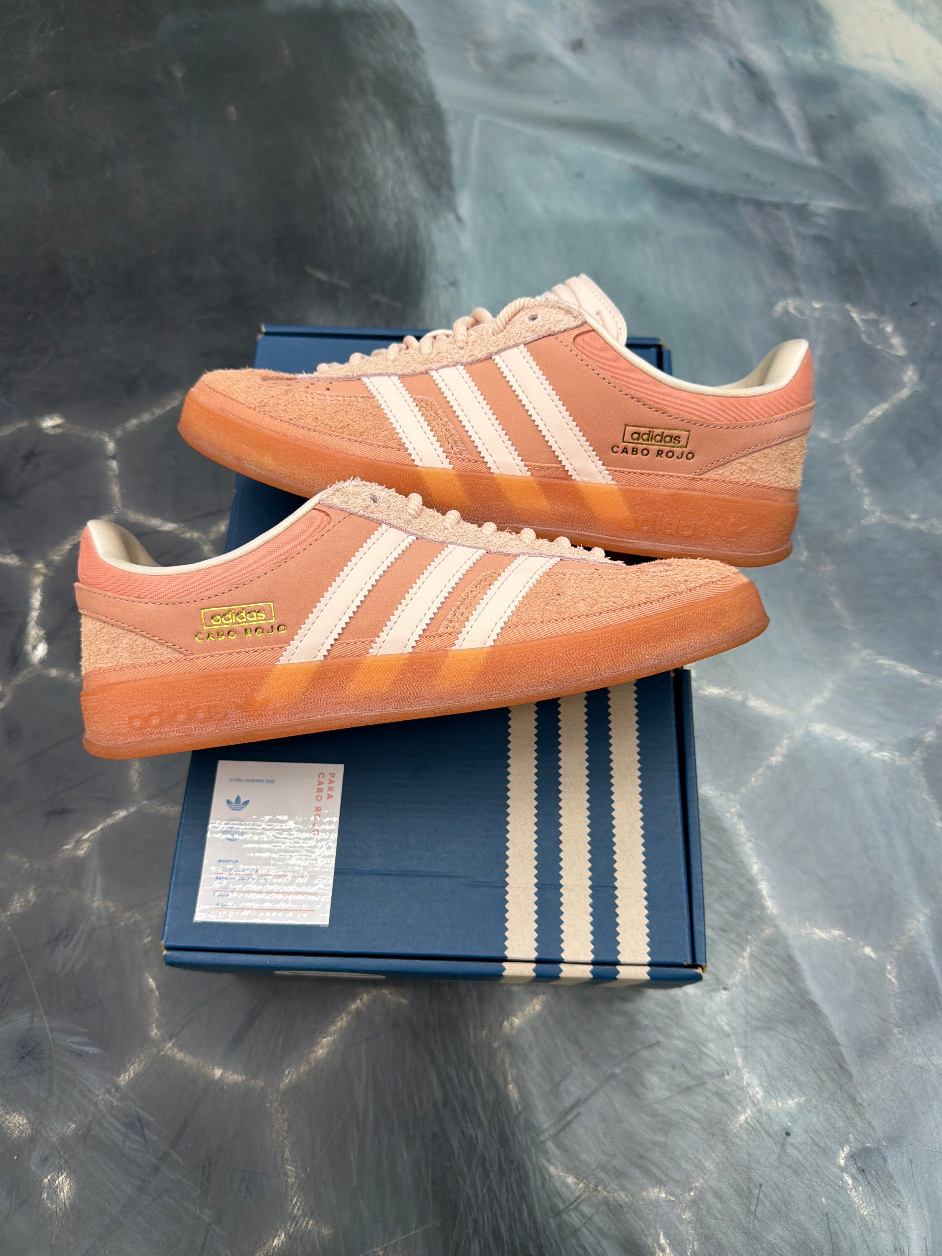 ADIDAS GAZELLE INDOOR BAD BUNNY CABO ROJO PRE OWNED SIZE 8.5