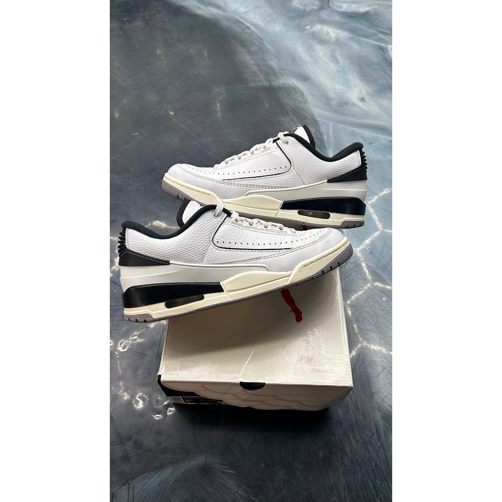 JORDAN 2/3 WHITE BLACK PRE OWNED SIZE 8.5