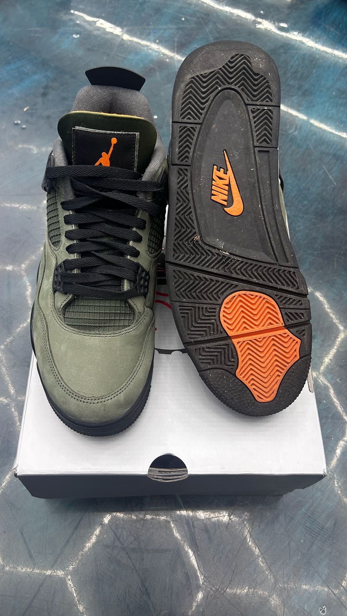 JORDAN 4 RETRO UNDEFEATED PRE OWNED SIZE 11