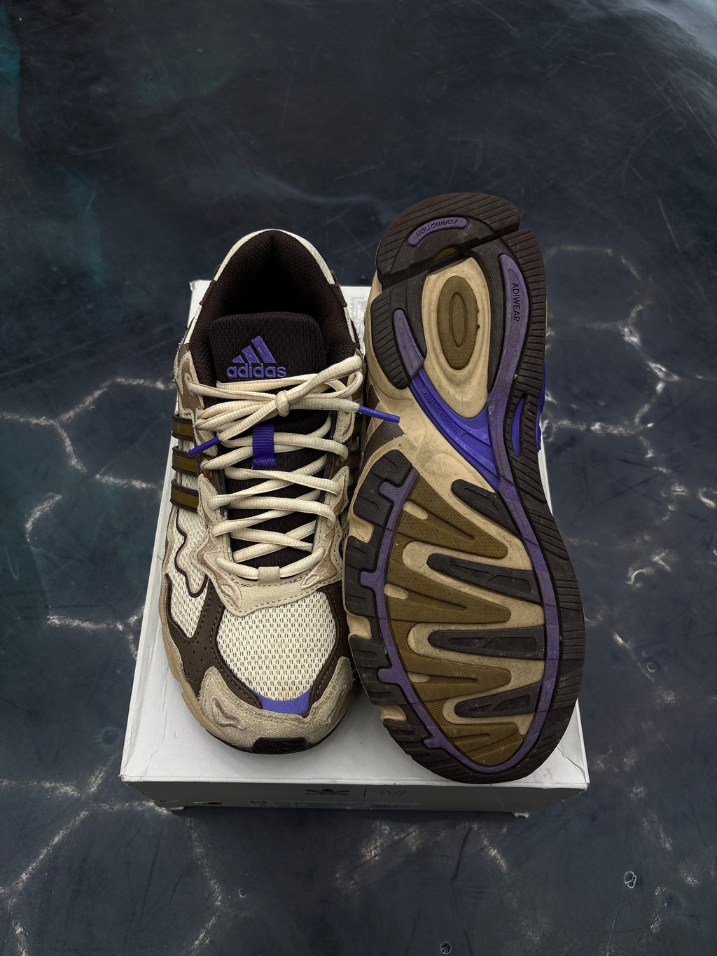 ADIDAS RESPONSE CL BAD BUNNY PASO FINO PRE OWNED SIZE 9