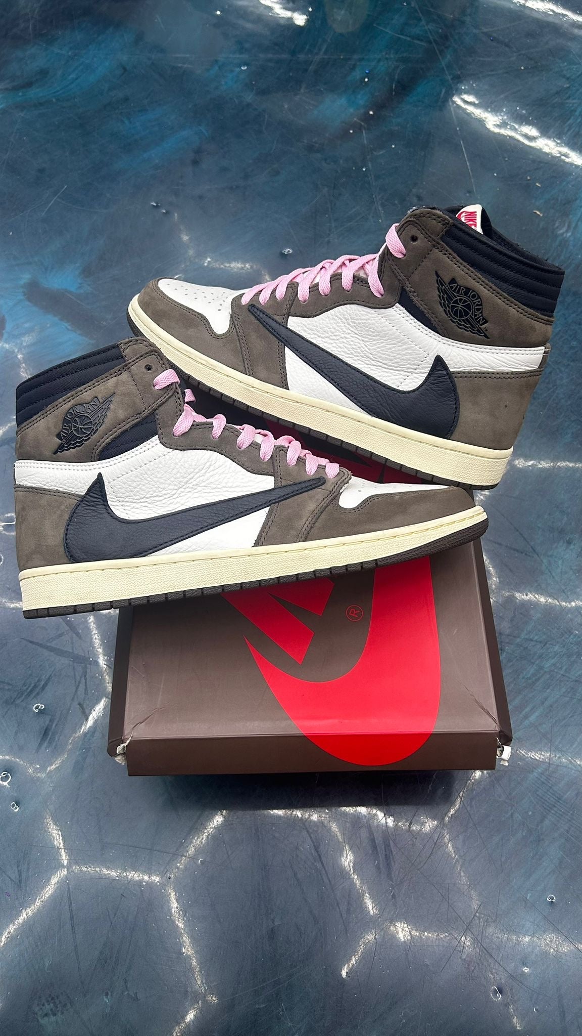 JORDAN 1 RETRO OG SP TRAVIS SCOTT MOCHA PRE OWNED SIZE 11