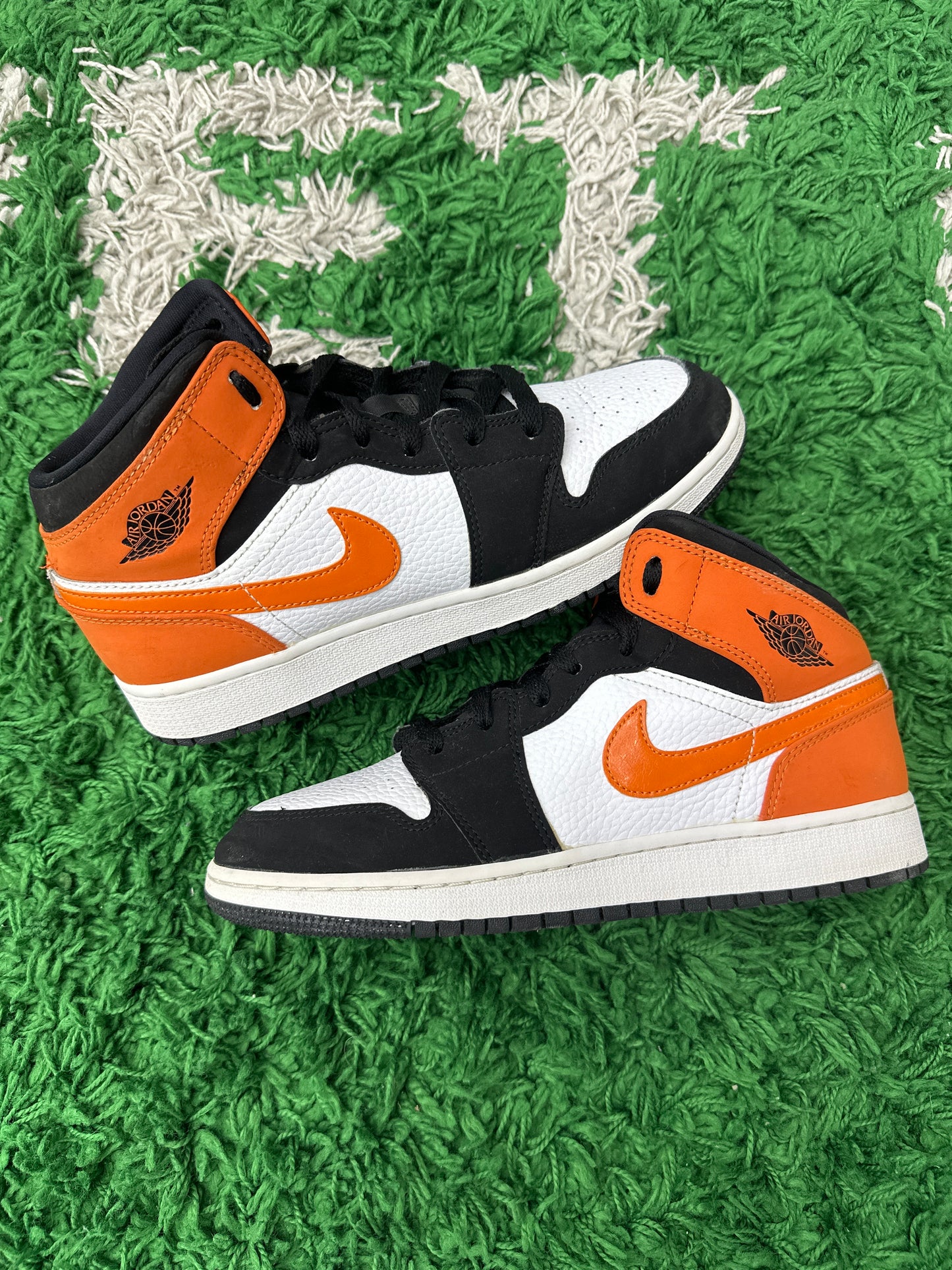 JORDAN 1 MID SHATTERED BACKBOARD (GS) PRE-OWNED SIZE 7Y