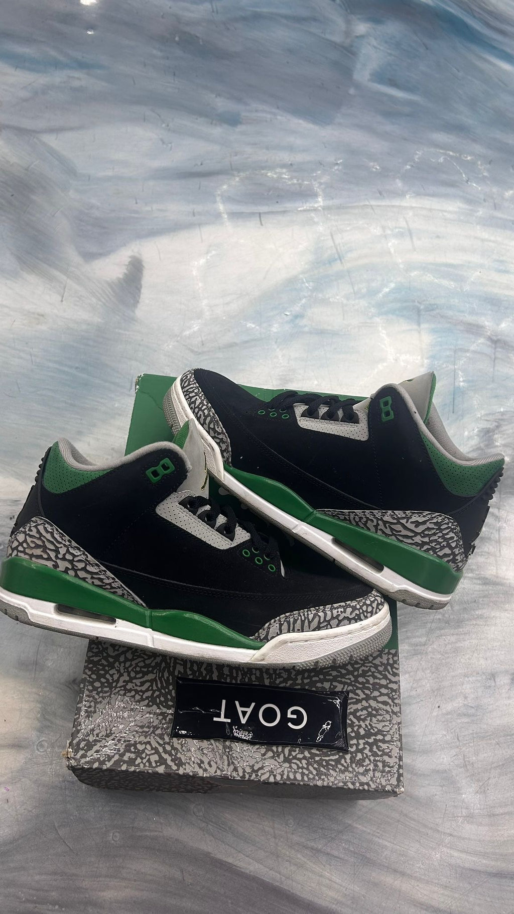 JORDAN 3 RETRO PINE GREEN PRE OWNED SIZE 8.5