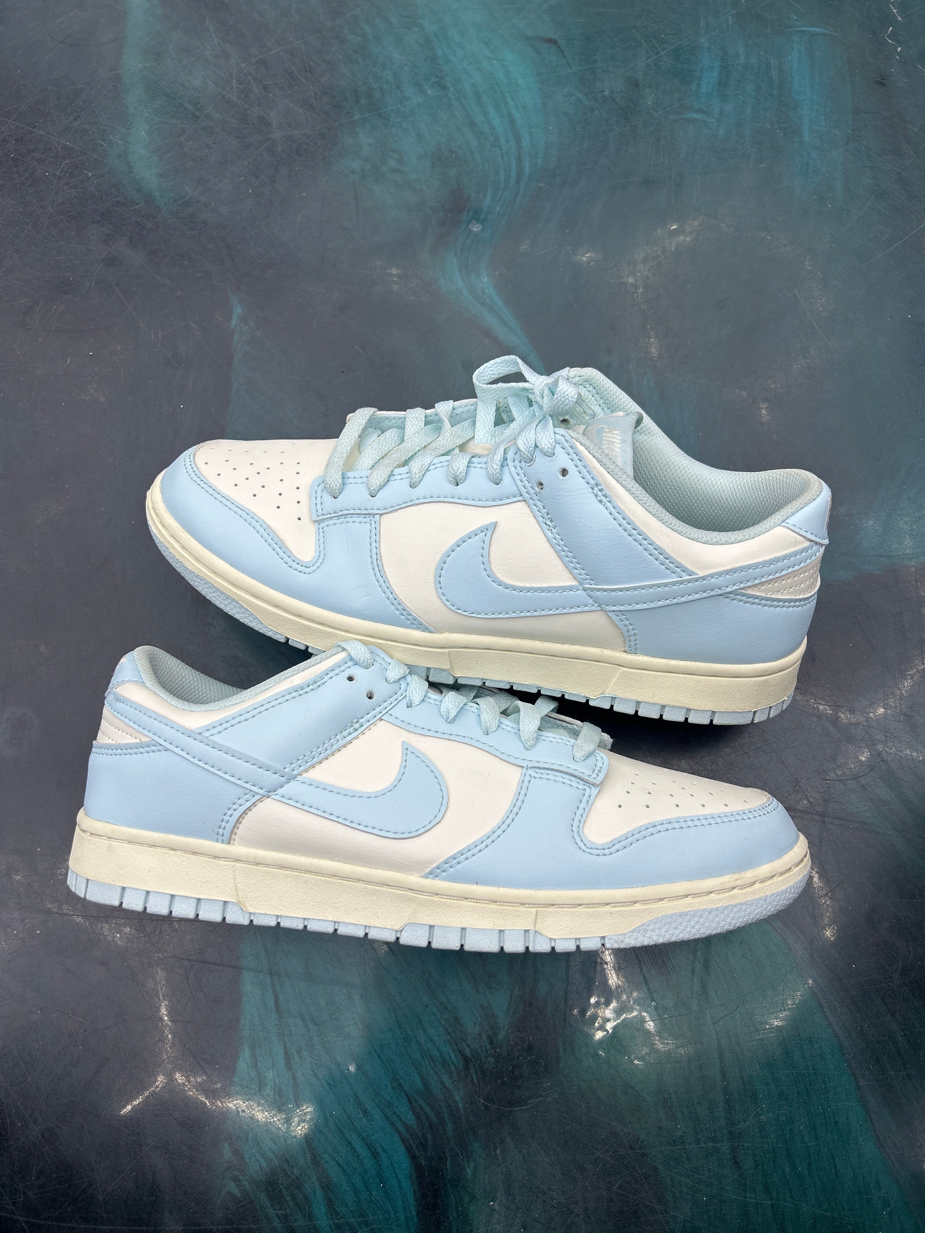 NIKE DUNK LOW NEXT NATURE WHITE BLUE TINT PRE OWNED SIZE 9.5 W NO BOX