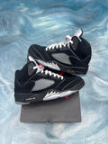 JORDAN 5 RETRO BLACK METALLIC PRE OWNED SIZE 9.5
