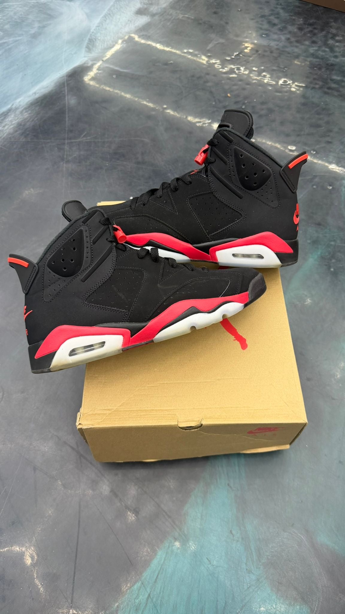 JORDAN 6 RETRO INFRARED SALESMAN PRE OWNED SIZE 11