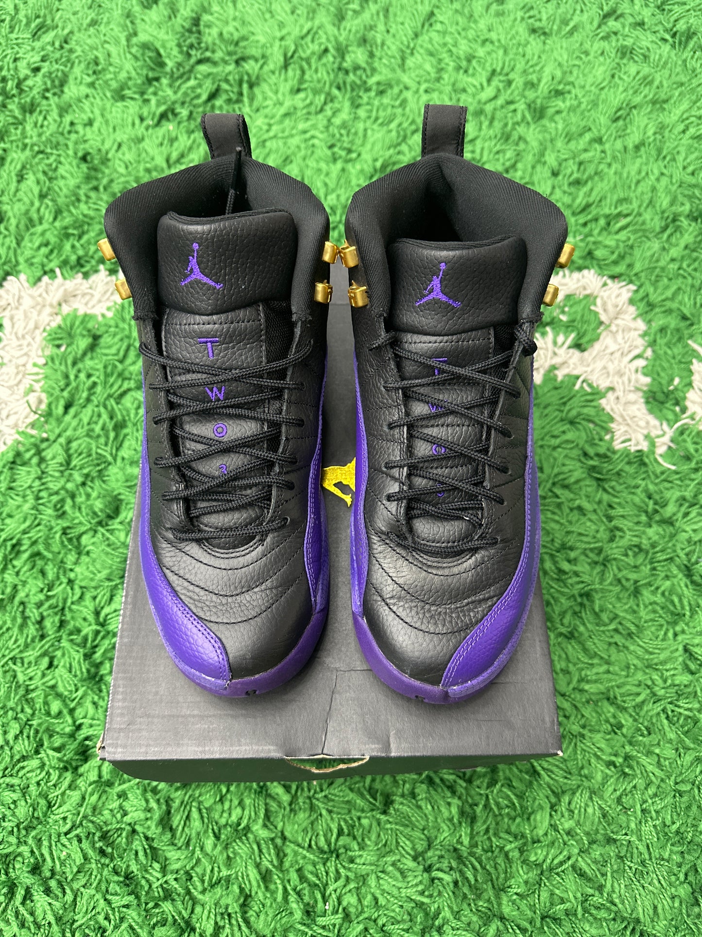 JORDAN 12 RETRO FIELD PURPLE (GS) PRE-OWNED SIZE 7Y