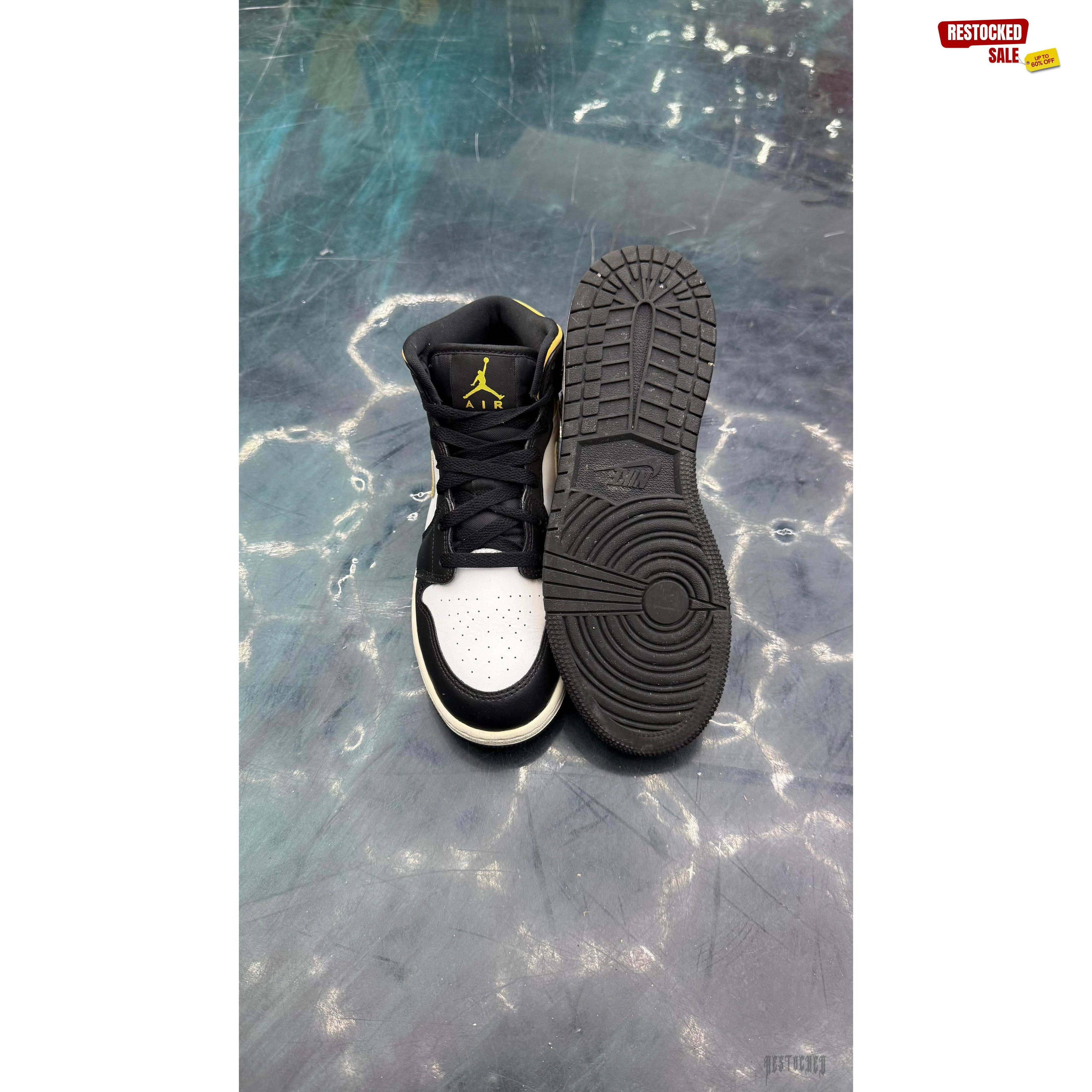 JORDAN 1 MID WHITE POLLEN BLACK PRE OWNED SIZE 5Y NO BOX