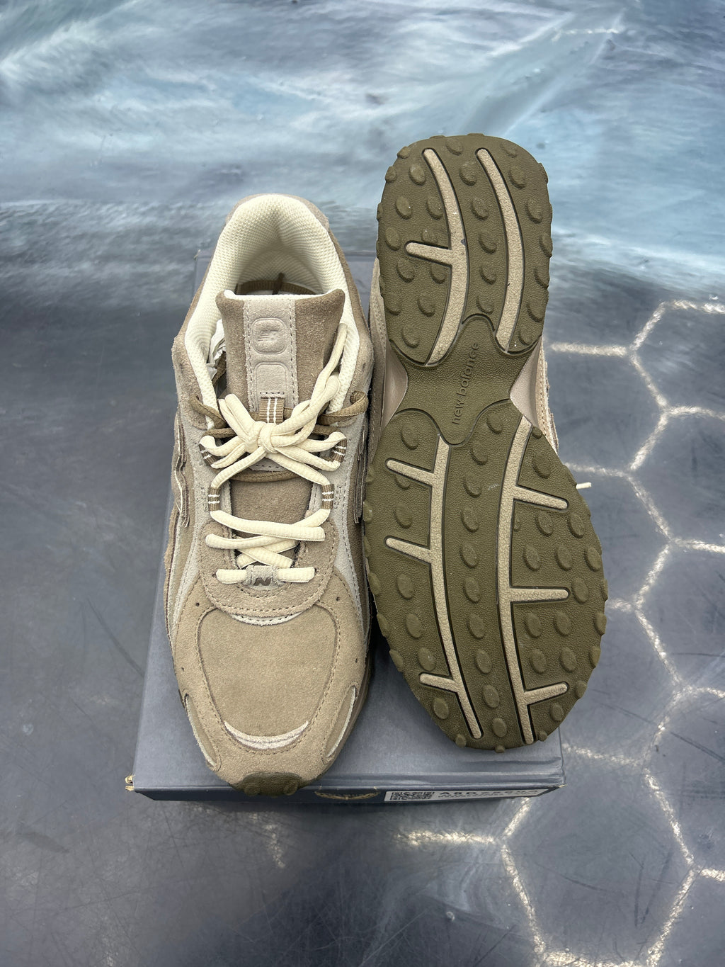 NEW BALANCE 204L MUSHROOM ARID STONE PRE OWNED SIZE 8