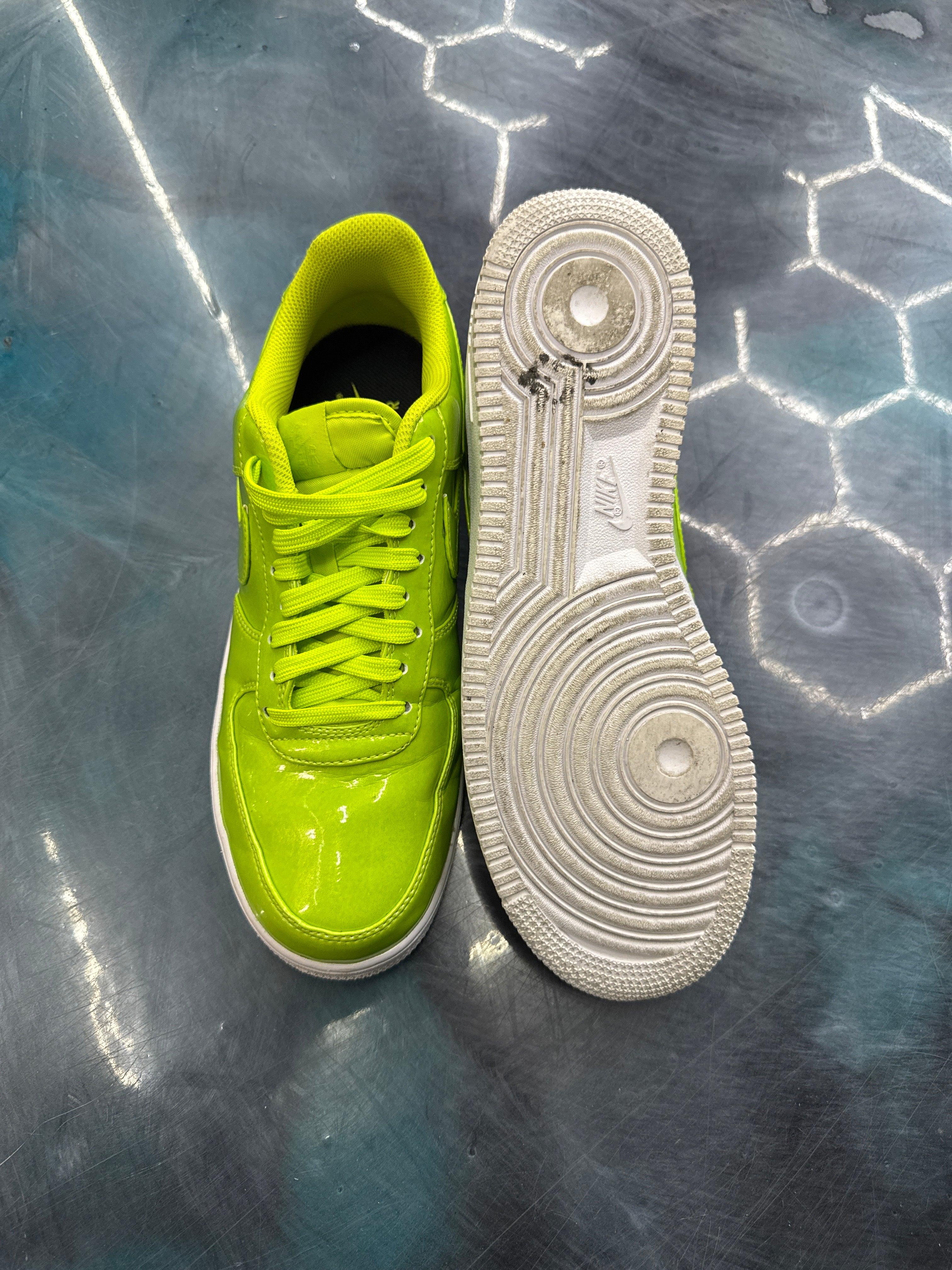 NIKE AIR FORCE 1 LOW 07 LV8 UV CYBER PRE OWNED SIZE 9.5 NO BOX
