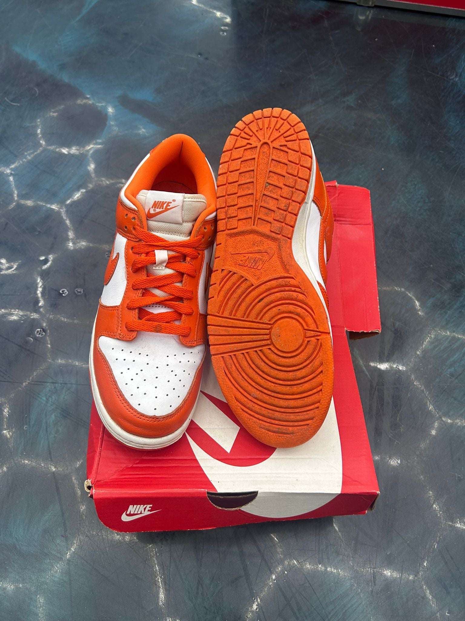 NIKE DUNK LOW SP SYRACUSE PRE OWNED SIZE 9